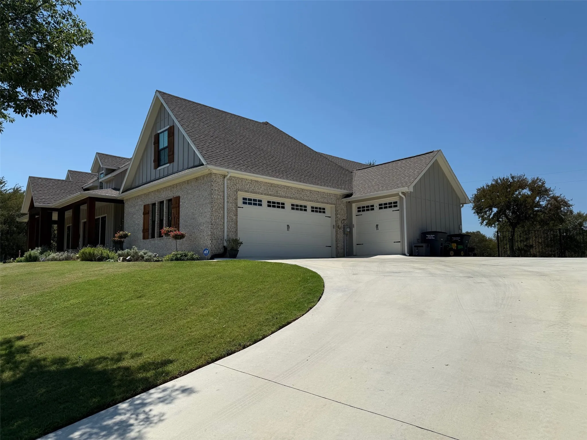 Single Family Residence For Sale in Wise County , 130 Demonbreun Court, Chico, Texas 76431, 4 Bedroom, 4 Bathroom, 3 Garage spaces, 2,718 Sqft, built in 2022, Preowned, mls#21199764, Real Estate Agent in Chico, Homes For Sale in Wise county, Homes For Sale in Chico, Realtor in Chico Texas, Real Estate Brokerage Independent Realty Texas, Luminita Cordes Realtor