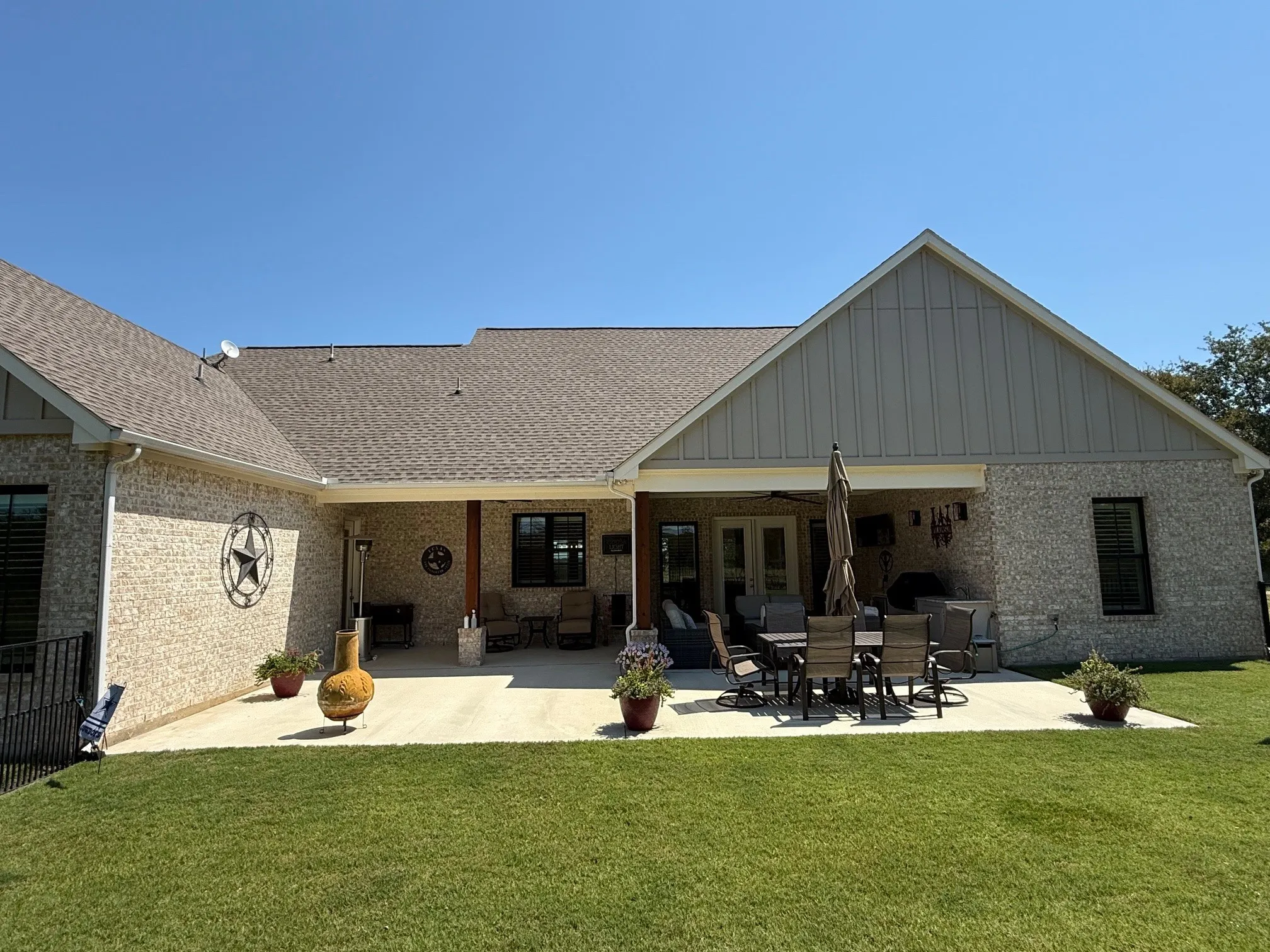 Single Family Residence For Sale in Wise County , 130 Demonbreun Court, Chico, Texas 76431, 4 Bedroom, 4 Bathroom, 3 Garage spaces, 2,718 Sqft, built in 2022, Preowned, mls#21199764, Real Estate Agent in Chico, Homes For Sale in Wise county, Homes For Sale in Chico, Realtor in Chico Texas, Real Estate Brokerage Independent Realty Texas, Luminita Cordes Realtor