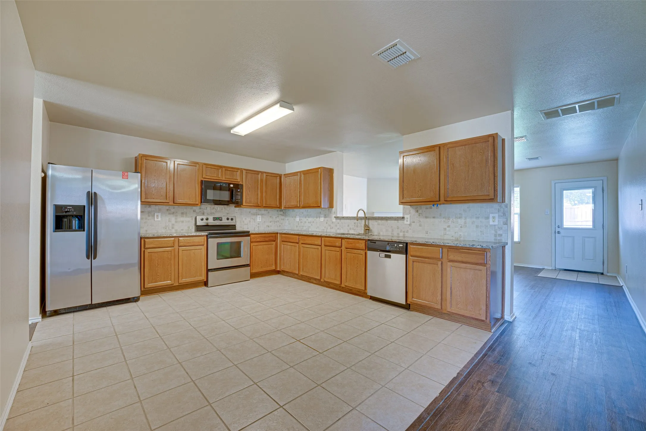 Single Family Residence For Sale in Collin County , 1320 Red River Lane, Allen, Texas 75002, 4 Bedroom, 3 Bathroom, 2 Garage spaces, 2,636 Sqft, built in 2006, Preowned, mls#21199775, Real Estate Agent in Allen, Homes For Sale in Collin county, Homes For Sale in Allen, Realtor in Allen Texas, Real Estate Brokerage Independent Realty Texas, Luminita Cordes Realtor