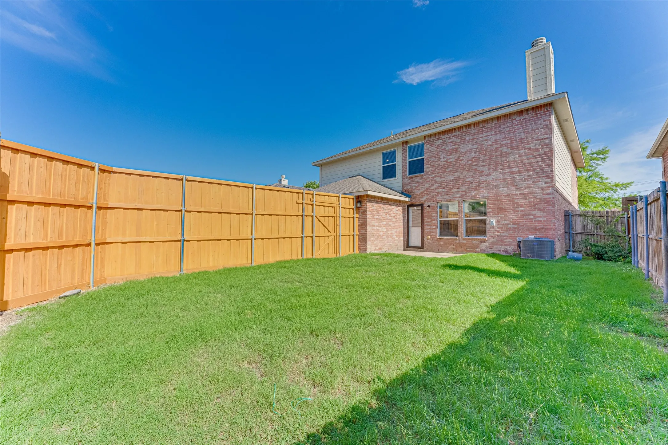 Single Family Residence For Sale in Collin County , 1320 Red River Lane, Allen, Texas 75002, 4 Bedroom, 3 Bathroom, 2 Garage spaces, 2,636 Sqft, built in 2006, Preowned, mls#21199775, Real Estate Agent in Allen, Homes For Sale in Collin county, Homes For Sale in Allen, Realtor in Allen Texas, Real Estate Brokerage Independent Realty Texas, Luminita Cordes Realtor