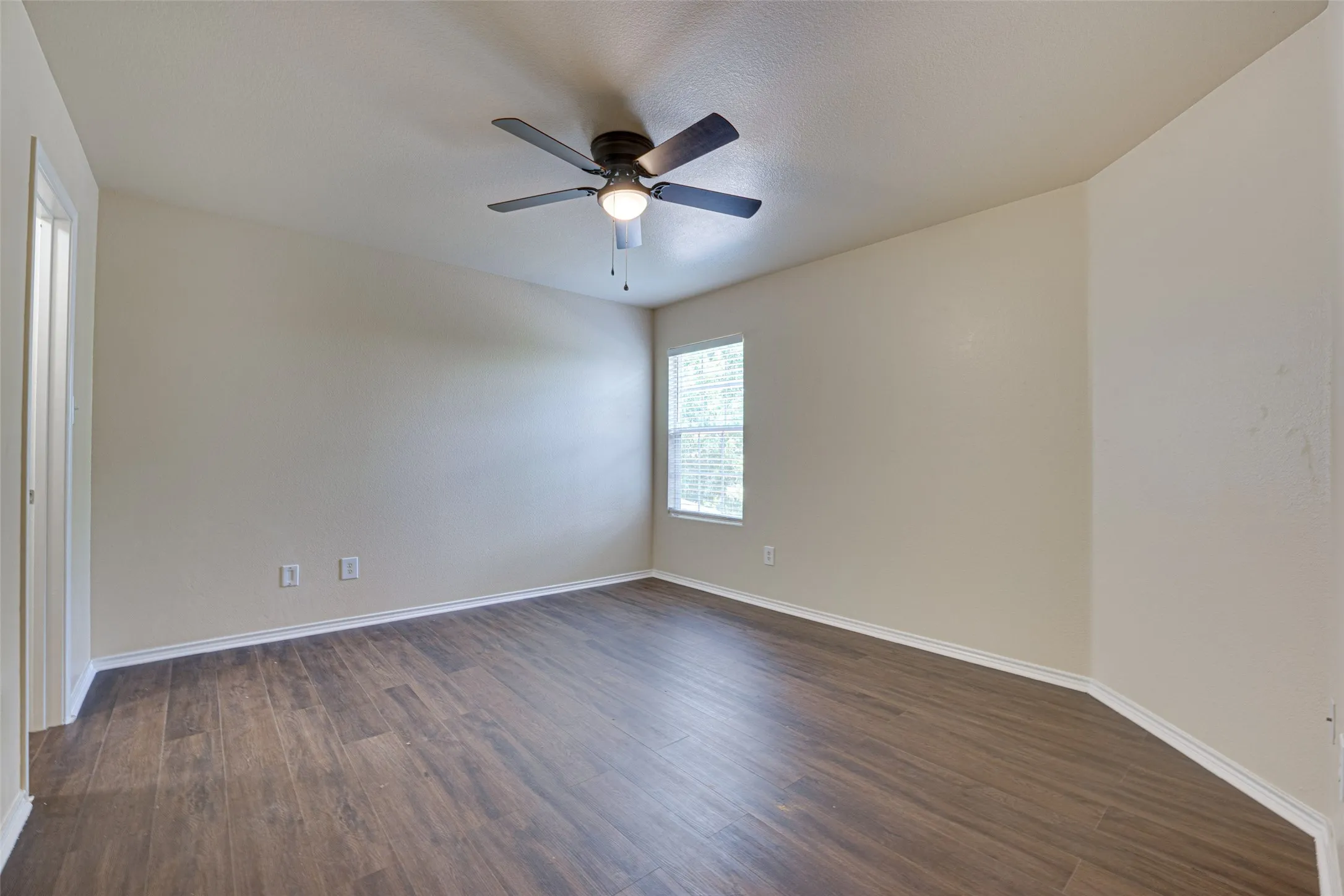 Single Family Residence For Sale in Collin County , 1320 Red River Lane, Allen, Texas 75002, 4 Bedroom, 3 Bathroom, 2 Garage spaces, 2,636 Sqft, built in 2006, Preowned, mls#21199775, Real Estate Agent in Allen, Homes For Sale in Collin county, Homes For Sale in Allen, Realtor in Allen Texas, Real Estate Brokerage Independent Realty Texas, Luminita Cordes Realtor