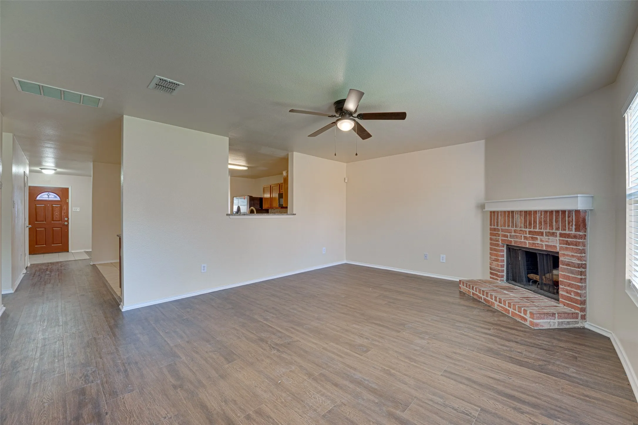 Single Family Residence For Sale in Collin County , 1320 Red River Lane, Allen, Texas 75002, 4 Bedroom, 3 Bathroom, 2 Garage spaces, 2,636 Sqft, built in 2006, Preowned, mls#21199775, Real Estate Agent in Allen, Homes For Sale in Collin county, Homes For Sale in Allen, Realtor in Allen Texas, Real Estate Brokerage Independent Realty Texas, Luminita Cordes Realtor