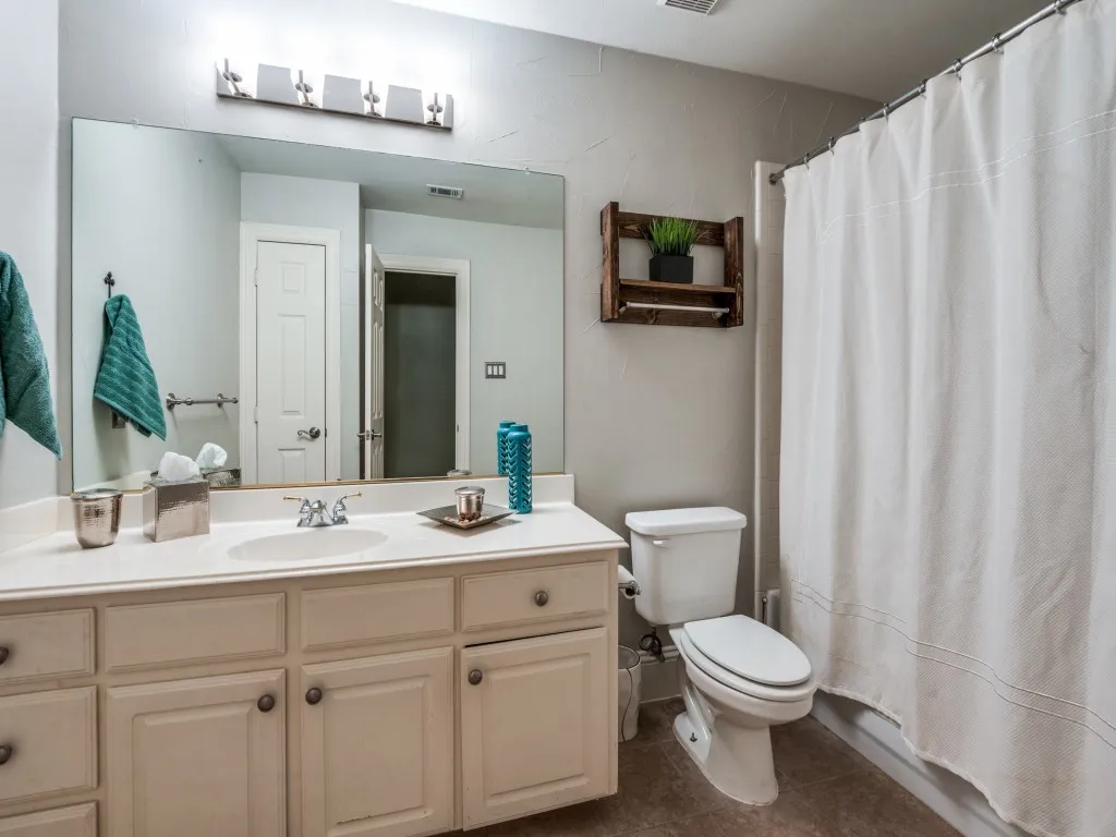 Upstairs bathroom
