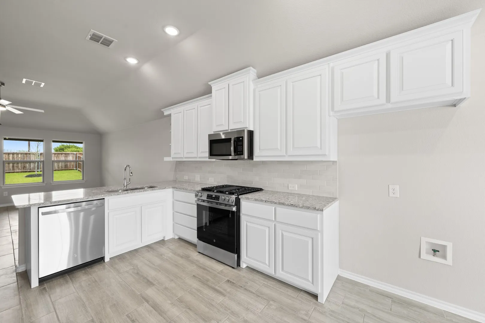 DFW-Chisholm Hills-Concept 1503-806 Misty Lane- Kitchen -Risewell Homes-5