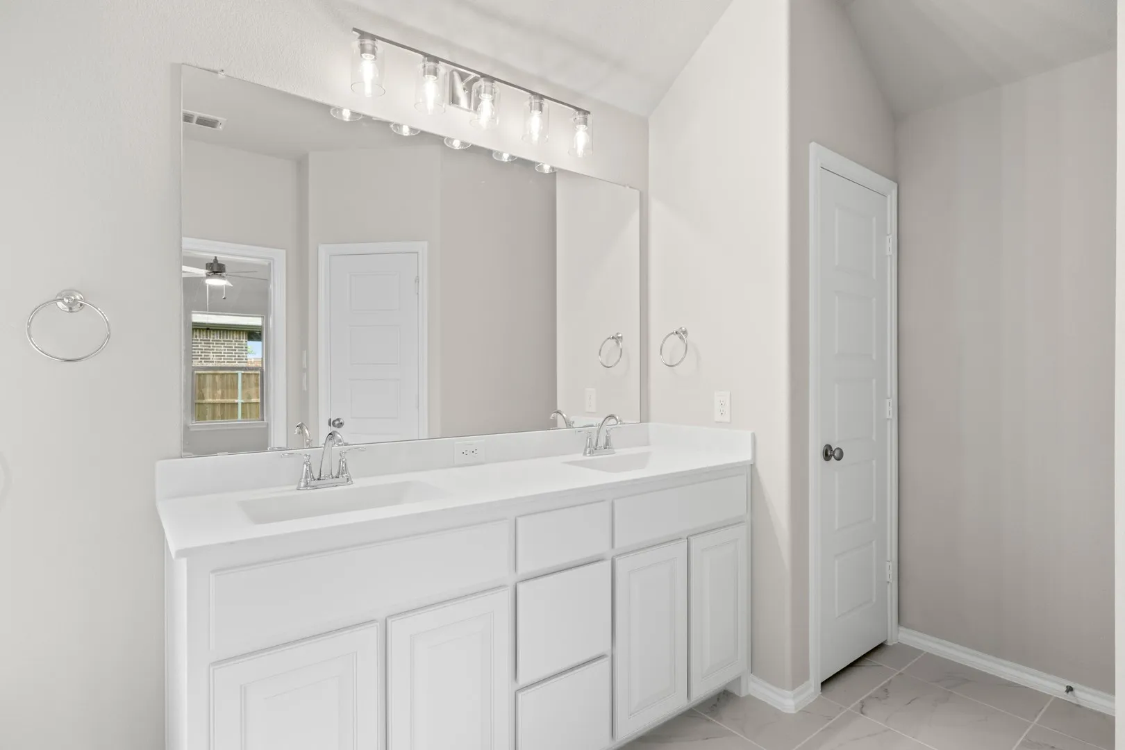DFW-Chisholm Hills-Concept 1503-806 Misty Lane- Primary Suite -Risewell Homes-4