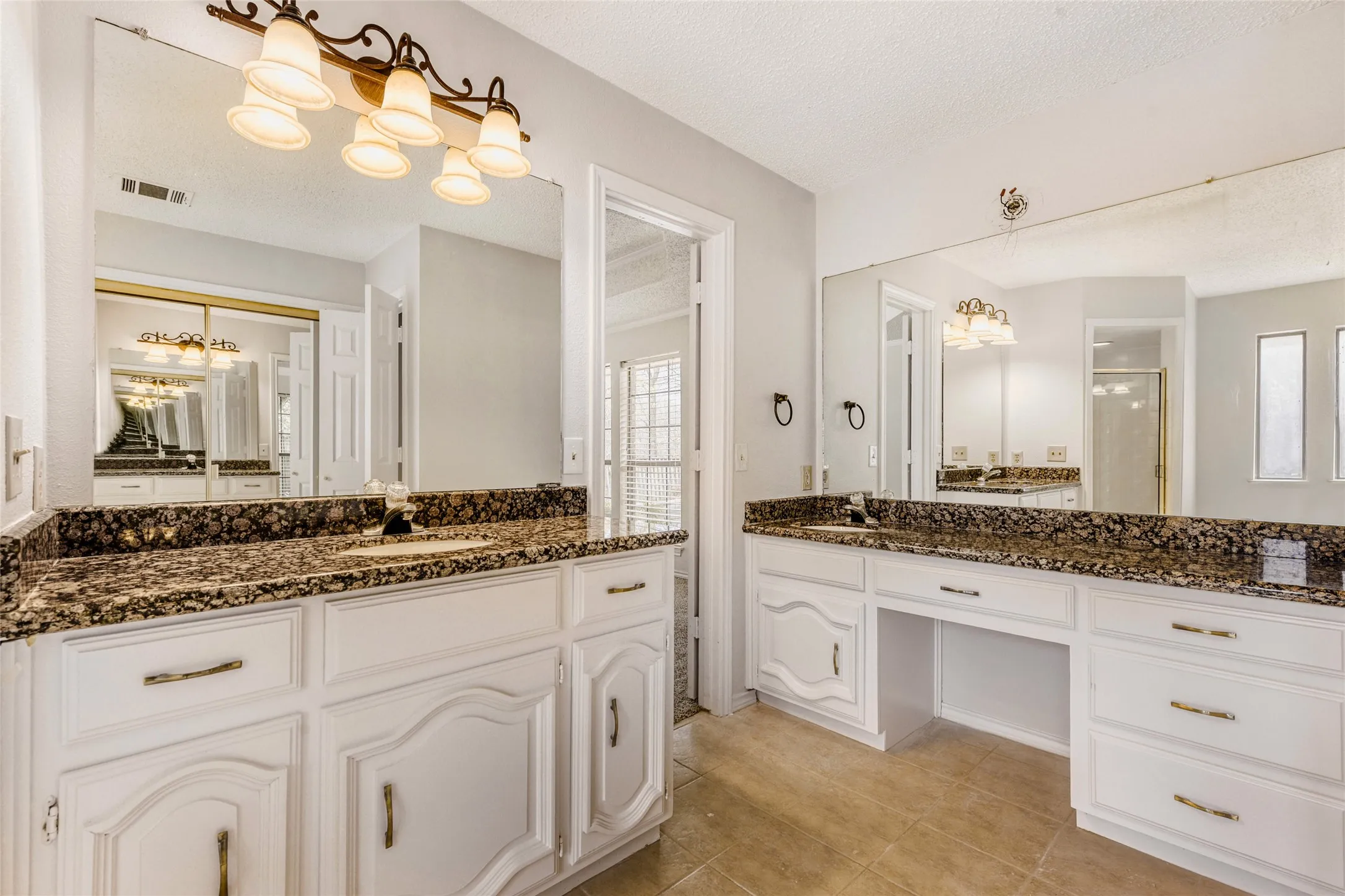 Single Family Residence For Sale in Collin County , 2005 Lambert Court, Plano, Texas 75075, 4 Bedroom, 3 Bathroom, 2 Garage spaces, 2,819 Sqft, built in 1984, mls#21130343, Real Estate Agent in Plano, Homes For Sale in Collin county, Homes For Sale in Plano, Realtor in Plano Texas, Real Estate Brokerage Independent Realty Texas, Luminita Cordes Realtor