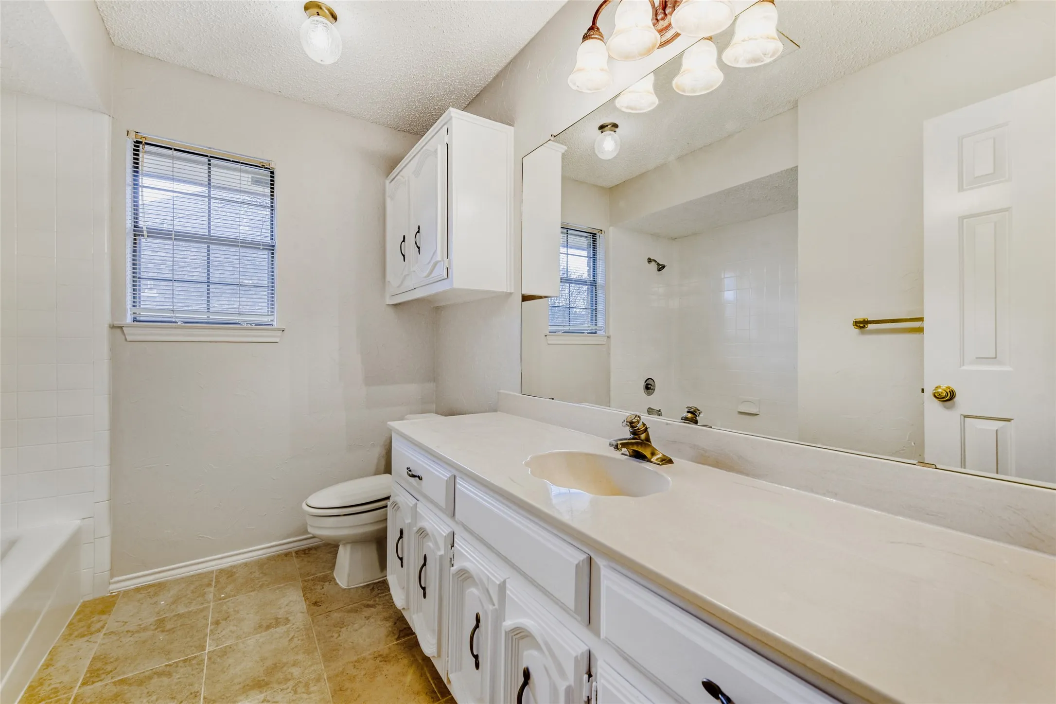 Single Family Residence For Sale in Collin County , 2005 Lambert Court, Plano, Texas 75075, 4 Bedroom, 3 Bathroom, 2 Garage spaces, 2,819 Sqft, built in 1984, mls#21130343, Real Estate Agent in Plano, Homes For Sale in Collin county, Homes For Sale in Plano, Realtor in Plano Texas, Real Estate Brokerage Independent Realty Texas, Luminita Cordes Realtor