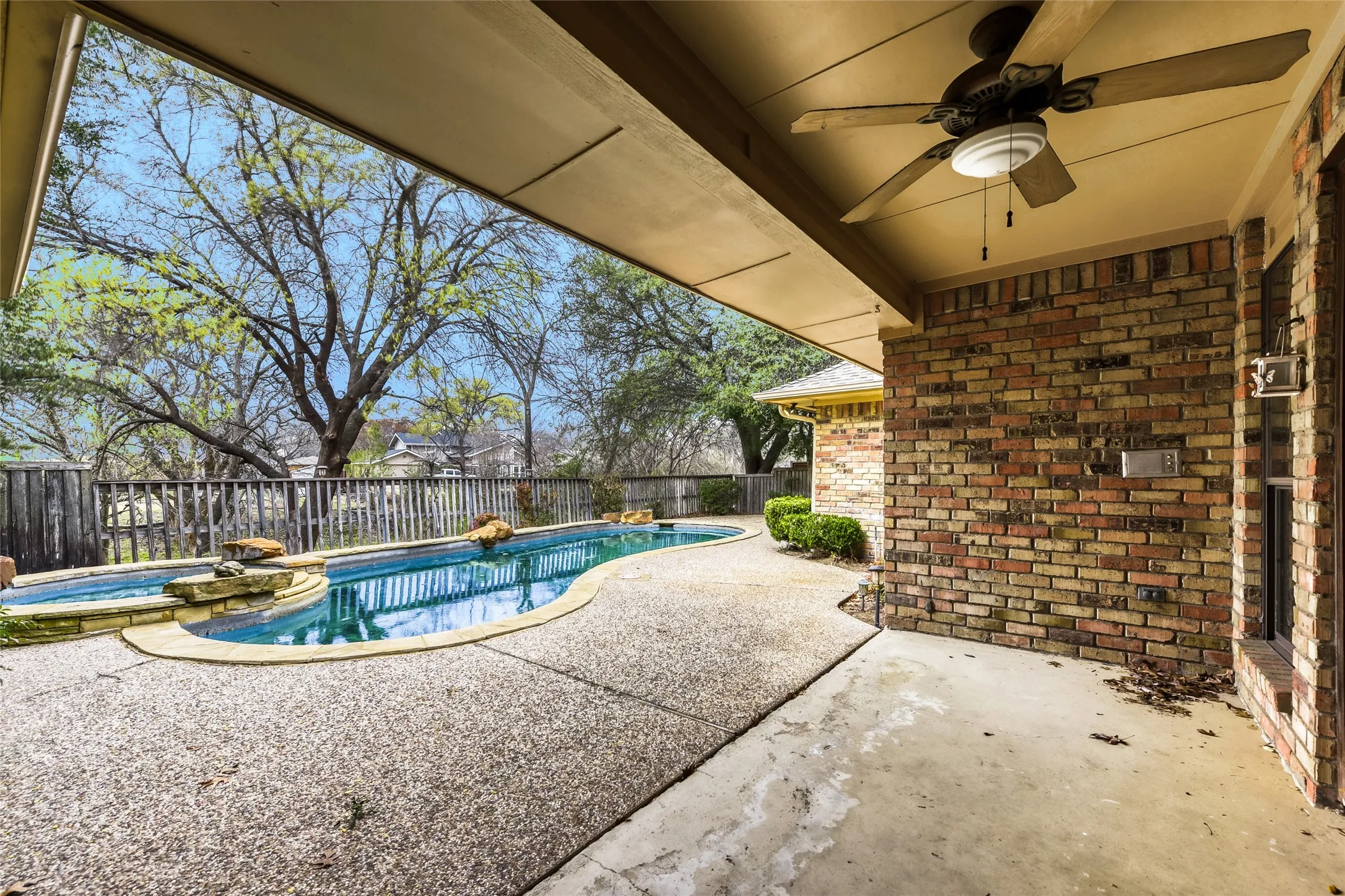 Single Family Residence For Sale in Collin County , 2005 Lambert Court, Plano, Texas 75075, 4 Bedroom, 3 Bathroom, 2 Garage spaces, 2,819 Sqft, built in 1984, mls#21130343, Real Estate Agent in Plano, Homes For Sale in Collin county, Homes For Sale in Plano, Realtor in Plano Texas, Real Estate Brokerage Independent Realty Texas, Luminita Cordes Realtor
