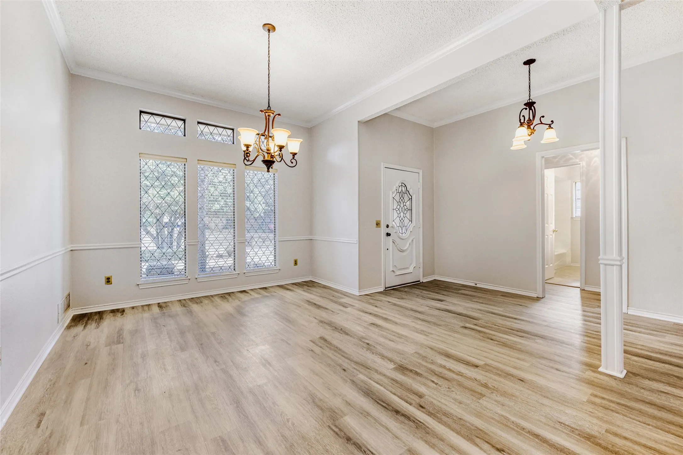 Single Family Residence For Sale in Collin County , 2005 Lambert Court, Plano, Texas 75075, 4 Bedroom, 3 Bathroom, 2 Garage spaces, 2,819 Sqft, built in 1984, mls#21130343, Real Estate Agent in Plano, Homes For Sale in Collin county, Homes For Sale in Plano, Realtor in Plano Texas, Real Estate Brokerage Independent Realty Texas, Luminita Cordes Realtor