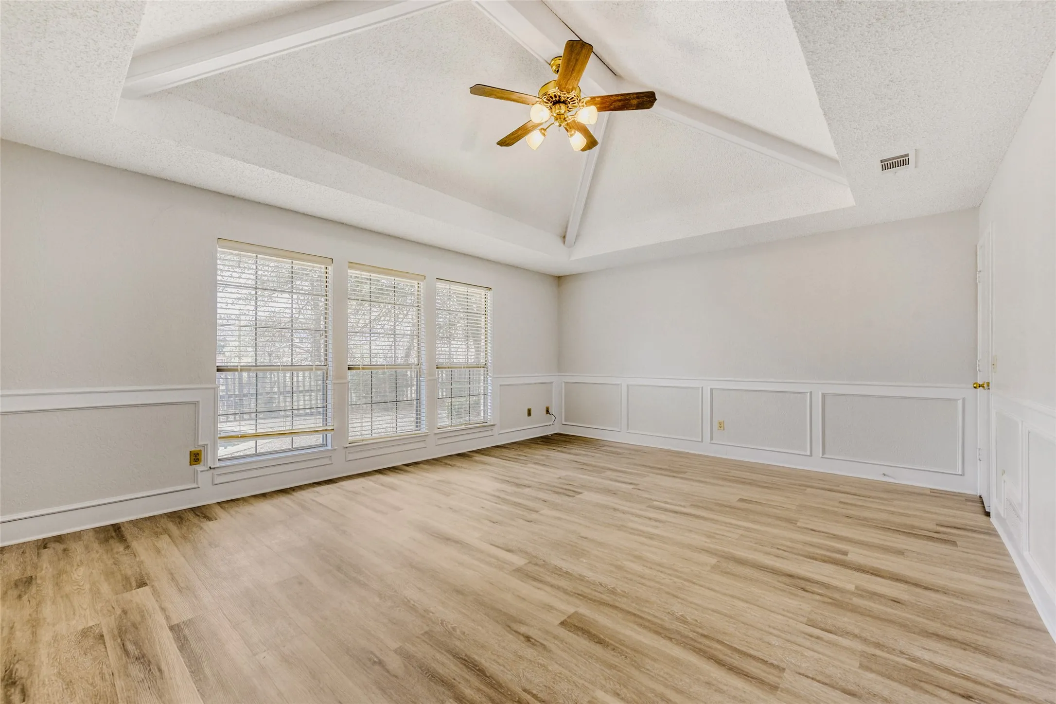 Single Family Residence For Sale in Collin County , 2005 Lambert Court, Plano, Texas 75075, 4 Bedroom, 3 Bathroom, 2 Garage spaces, 2,819 Sqft, built in 1984, mls#21130343, Real Estate Agent in Plano, Homes For Sale in Collin county, Homes For Sale in Plano, Realtor in Plano Texas, Real Estate Brokerage Independent Realty Texas, Luminita Cordes Realtor