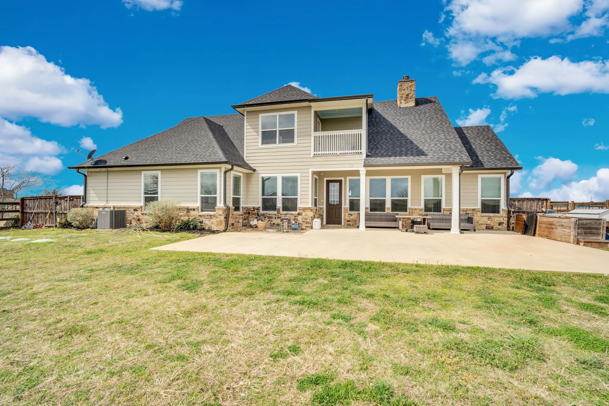 Single Family Residence For Sale in Ellis County , 360 Forreston Road, Waxahachie, Texas 75165, 4 Bedroom, 4 Bathroom, 2 Garage spaces, 2,684 Sqft, built in 2018, Preowned, mls#21193339, Real Estate Agent in Waxahachie, Homes For Sale in Ellis county, Homes For Sale in Waxahachie, Realtor in Waxahachie Texas, Real Estate Brokerage Independent Realty Texas, Luminita Cordes Realtor