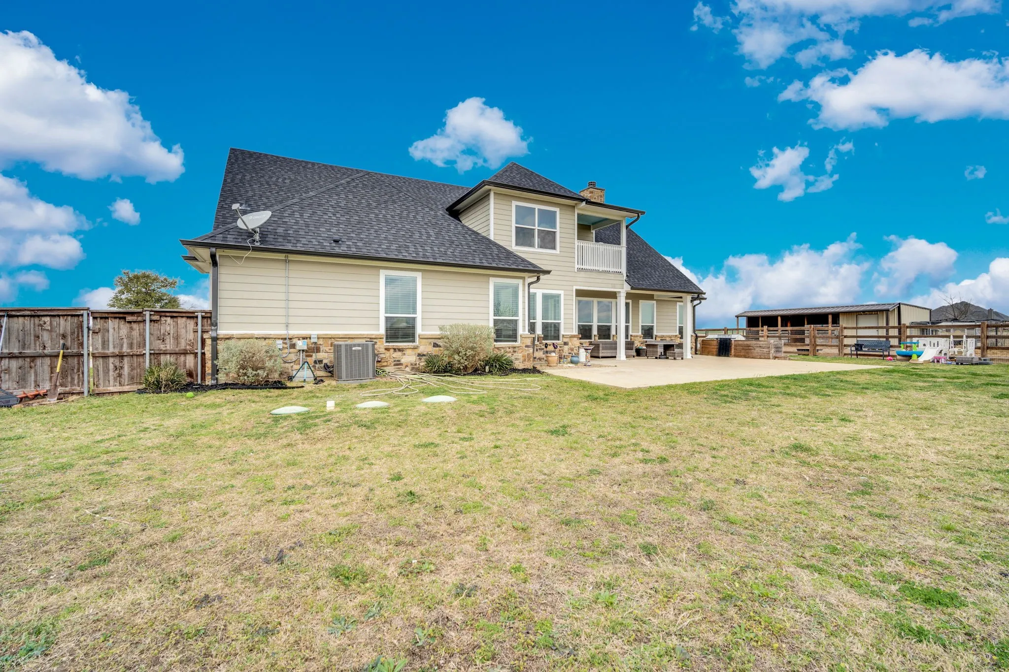 Single Family Residence For Sale in Ellis County , 360 Forreston Road, Waxahachie, Texas 75165, 4 Bedroom, 4 Bathroom, 2 Garage spaces, 2,684 Sqft, built in 2018, Preowned, mls#21193339, Real Estate Agent in Waxahachie, Homes For Sale in Ellis county, Homes For Sale in Waxahachie, Realtor in Waxahachie Texas, Real Estate Brokerage Independent Realty Texas, Luminita Cordes Realtor