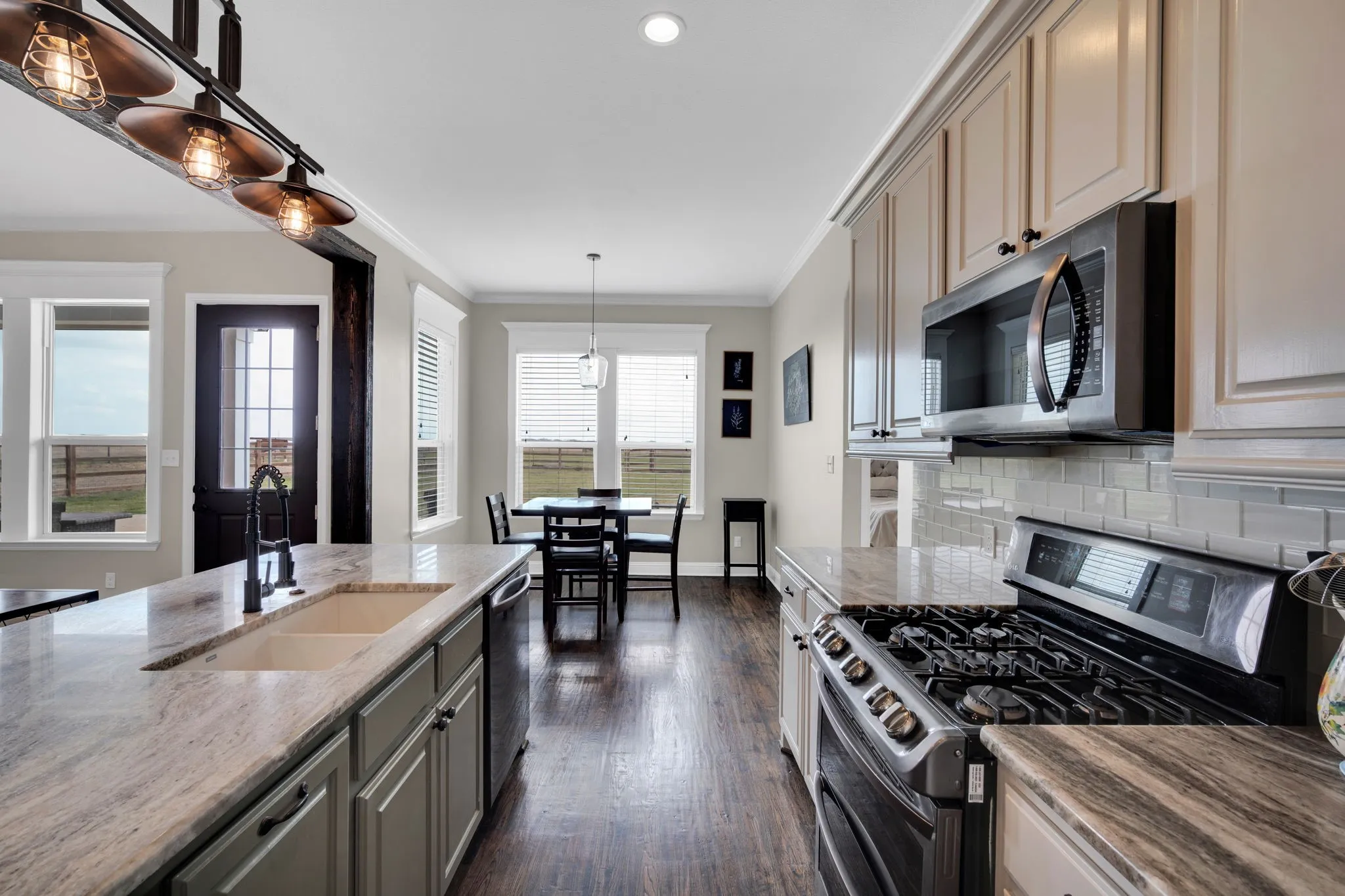 Single Family Residence For Sale in Ellis County , 360 Forreston Road, Waxahachie, Texas 75165, 4 Bedroom, 4 Bathroom, 2 Garage spaces, 2,684 Sqft, built in 2018, Preowned, mls#21193339, Real Estate Agent in Waxahachie, Homes For Sale in Ellis county, Homes For Sale in Waxahachie, Realtor in Waxahachie Texas, Real Estate Brokerage Independent Realty Texas, Luminita Cordes Realtor