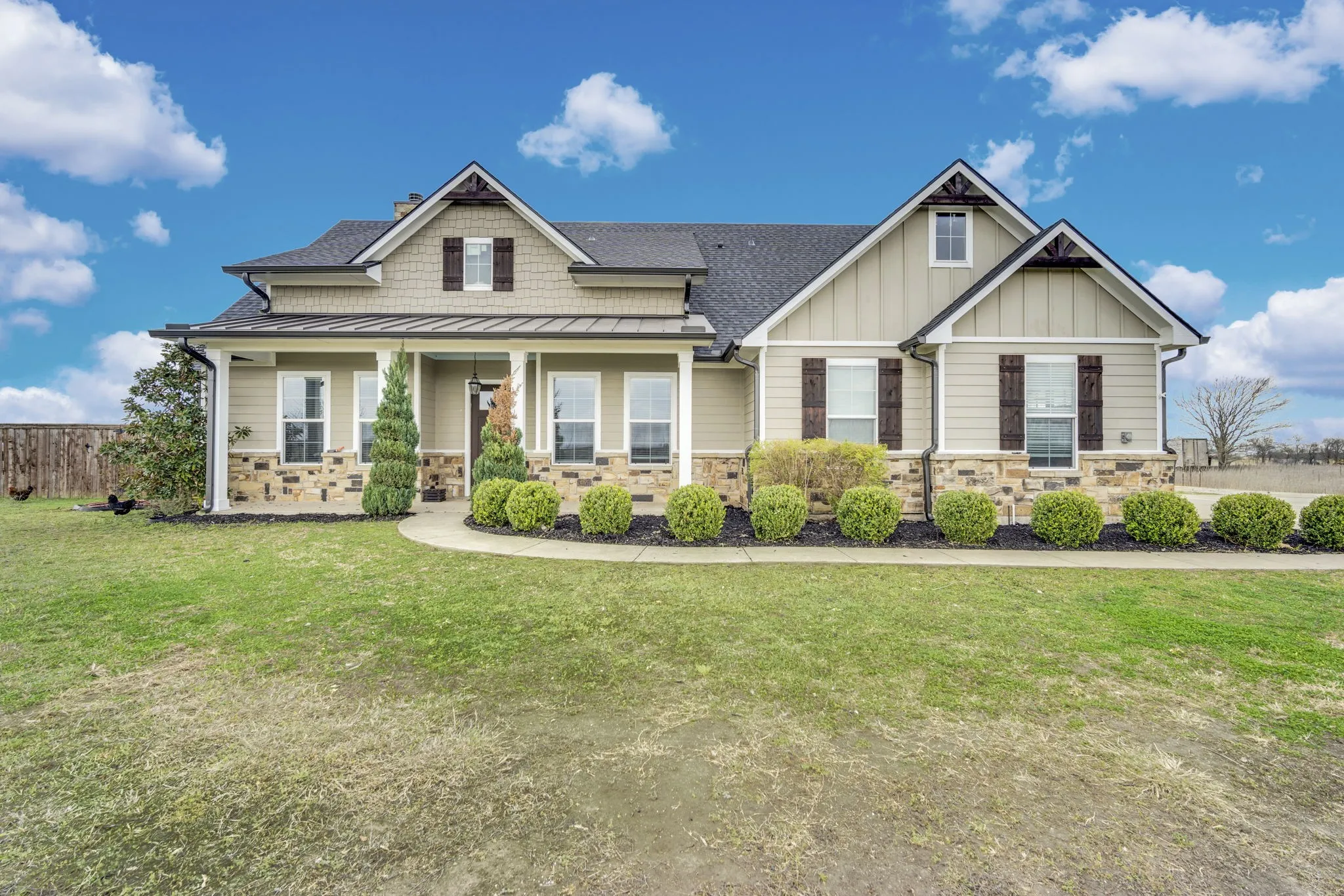 Single Family Residence For Sale in Ellis County , 360 Forreston Road, Waxahachie, Texas 75165, 4 Bedroom, 4 Bathroom, 2 Garage spaces, 2,684 Sqft, built in 2018, Preowned, mls#21193339, Real Estate Agent in Waxahachie, Homes For Sale in Ellis county, Homes For Sale in Waxahachie, Realtor in Waxahachie Texas, Real Estate Brokerage Independent Realty Texas, Luminita Cordes Realtor