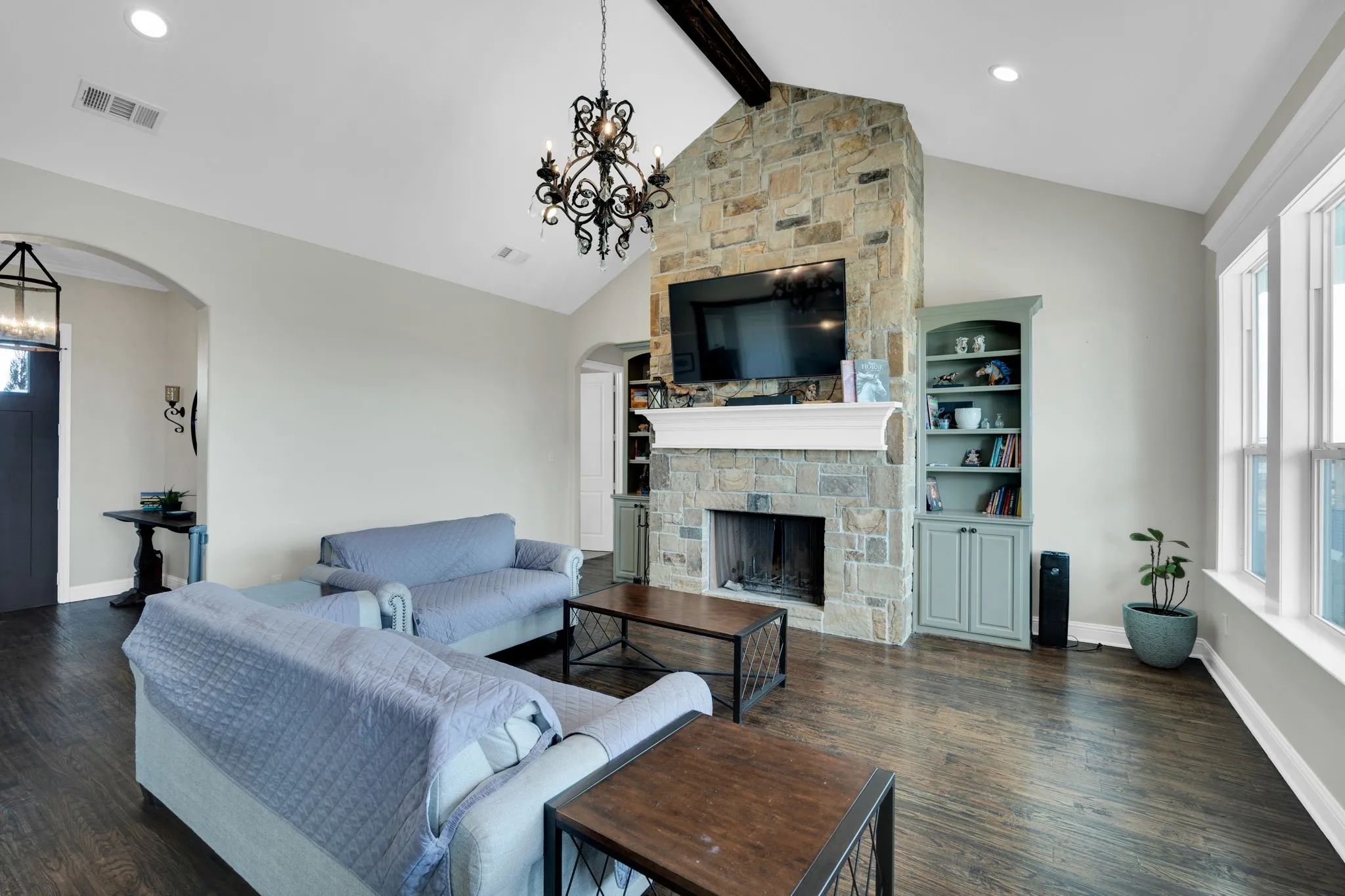 Single Family Residence For Sale in Ellis County , 360 Forreston Road, Waxahachie, Texas 75165, 4 Bedroom, 4 Bathroom, 2 Garage spaces, 2,684 Sqft, built in 2018, Preowned, mls#21193339, Real Estate Agent in Waxahachie, Homes For Sale in Ellis county, Homes For Sale in Waxahachie, Realtor in Waxahachie Texas, Real Estate Brokerage Independent Realty Texas, Luminita Cordes Realtor