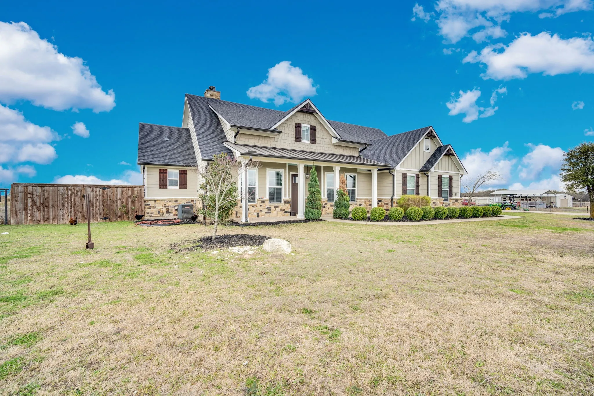 Single Family Residence For Sale in Ellis County , 360 Forreston Road, Waxahachie, Texas 75165, 4 Bedroom, 4 Bathroom, 2 Garage spaces, 2,684 Sqft, built in 2018, Preowned, mls#21193339, Real Estate Agent in Waxahachie, Homes For Sale in Ellis county, Homes For Sale in Waxahachie, Realtor in Waxahachie Texas, Real Estate Brokerage Independent Realty Texas, Luminita Cordes Realtor