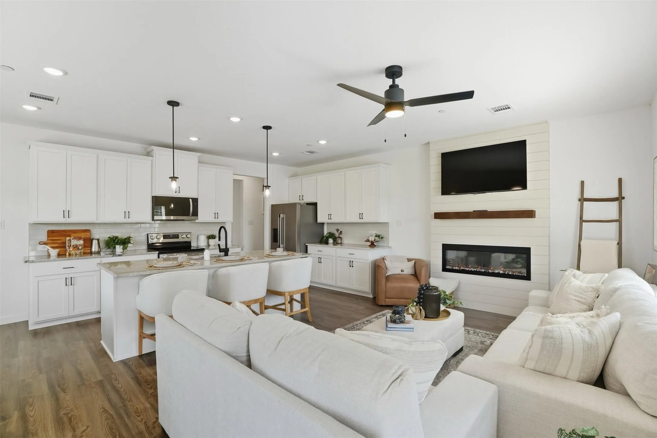 Townhouse For Sale in Kaufman County , 2015 Psalm Circle, Heath, Texas 75126, 3 Bedroom, 3 Bathroom, 2 Garage spaces, 1,791 Sqft, built in 2026, New Construction - Incomplete, mls#21199938, Real Estate Agent in Heath, Homes For Sale in Kaufman county, Homes For Sale in Heath, Realtor in Heath Texas, Real Estate Brokerage Independent Realty Texas, Luminita Cordes Realtor