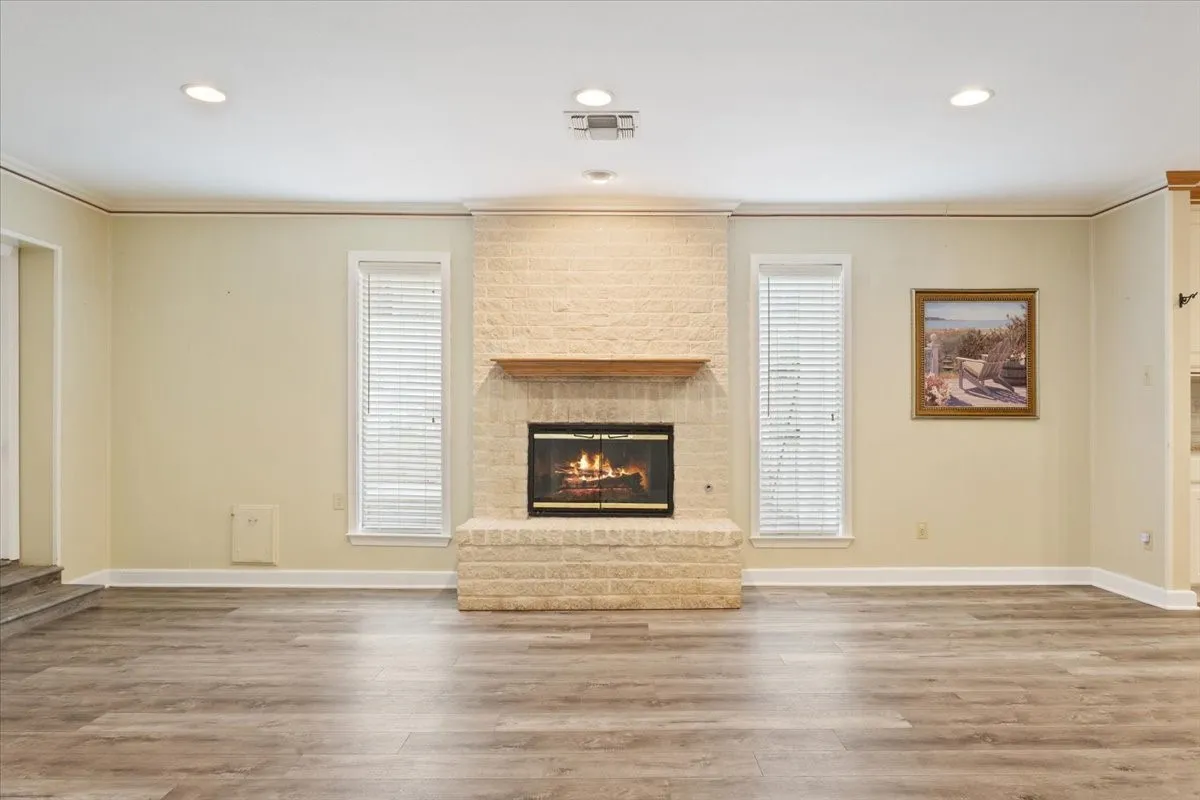 Single Family Residence For Sale in Mc Lennan County , 120 Wooded Crest Drive, Woodway, Texas 76712, 4 Bedroom, 3 Bathroom, Garage spaces, 3,150 Sqft, built in 1965, mls#21199970, Real Estate Agent in Woodway, Homes For Sale in Mc Lennan county, Homes For Sale in Woodway, Realtor in Woodway Texas, Real Estate Brokerage Independent Realty Texas, Luminita Cordes Realtor