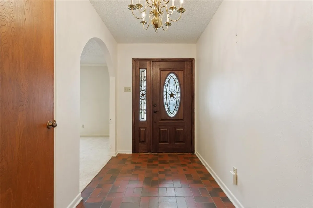 Single Family Residence For Sale in Mc Lennan County , 120 Wooded Crest Drive, Woodway, Texas 76712, 4 Bedroom, 3 Bathroom, Garage spaces, 3,150 Sqft, built in 1965, mls#21199970, Real Estate Agent in Woodway, Homes For Sale in Mc Lennan county, Homes For Sale in Woodway, Realtor in Woodway Texas, Real Estate Brokerage Independent Realty Texas, Luminita Cordes Realtor