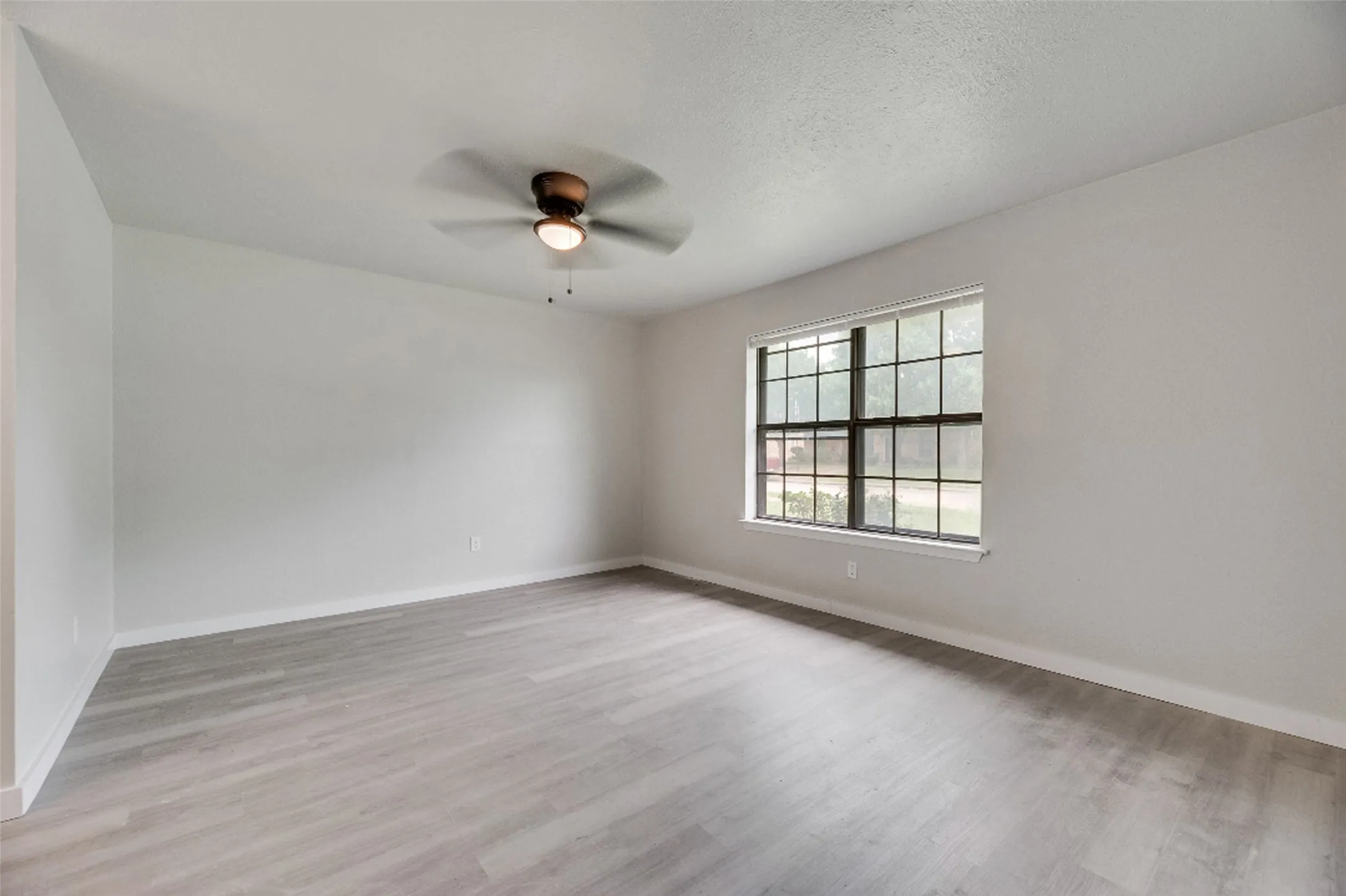 Single Family Residence For Rent in Dallas County , 3705 Osage Drive, Rowlett, Texas 75088, 3 Bedrooms, 2 Bathrooms, 2 Garage spaces, 1,651 Sqft, built in 1977, Price $2,100, mls#21178699, Real Estate Agent in Rowlett, Homes For Rent in Dallas county, Homes For Rent in Rowlett, Realtor in Rowlett Texas, Real Estate Brokerage Independent Realty Texas, Luminita Cordes Realtor