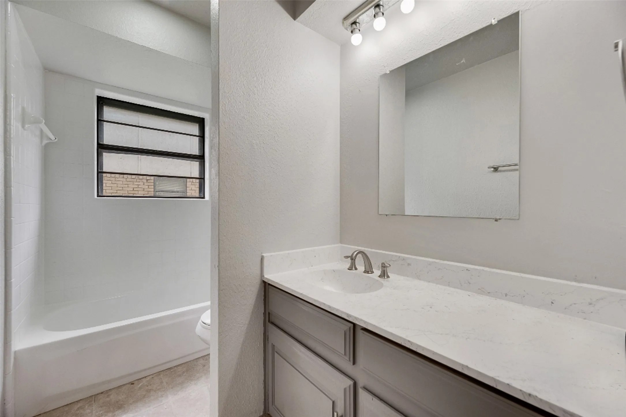 Single Family Residence For Rent in Dallas County , 3705 Osage Drive, Rowlett, Texas 75088, 3 Bedrooms, 2 Bathrooms, 2 Garage spaces, 1,651 Sqft, built in 1977, Price $2,100, mls#21178699, Real Estate Agent in Rowlett, Homes For Rent in Dallas county, Homes For Rent in Rowlett, Realtor in Rowlett Texas, Real Estate Brokerage Independent Realty Texas, Luminita Cordes Realtor