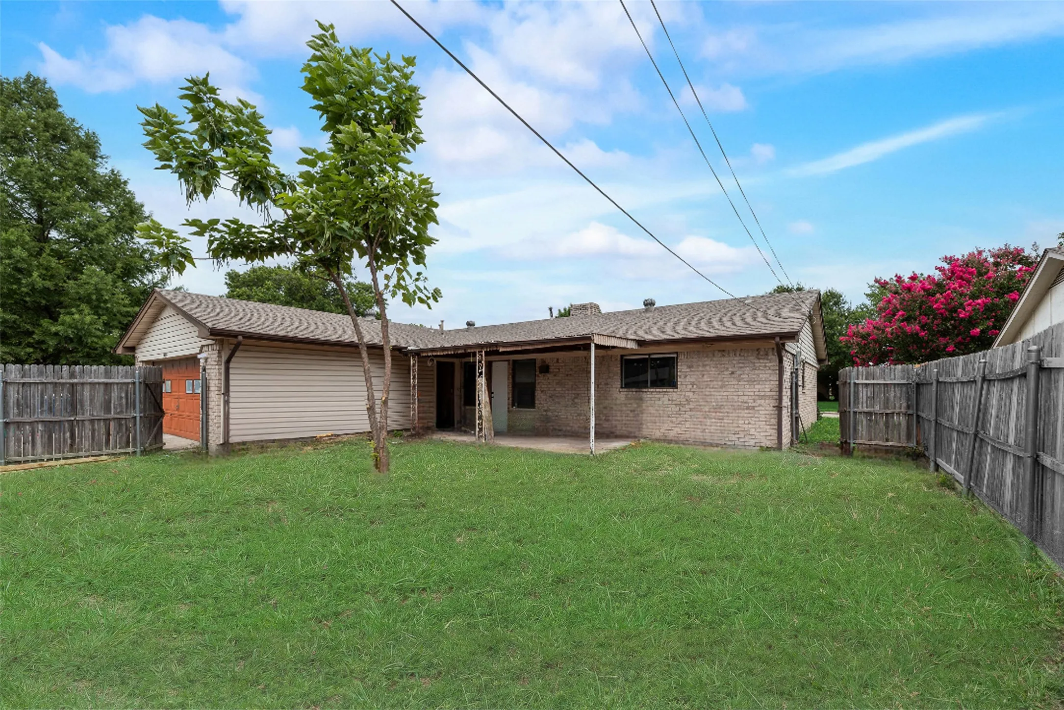 Single Family Residence For Rent in Dallas County , 3705 Osage Drive, Rowlett, Texas 75088, 3 Bedrooms, 2 Bathrooms, 2 Garage spaces, 1,651 Sqft, built in 1977, Price $2,100, mls#21178699, Real Estate Agent in Rowlett, Homes For Rent in Dallas county, Homes For Rent in Rowlett, Realtor in Rowlett Texas, Real Estate Brokerage Independent Realty Texas, Luminita Cordes Realtor