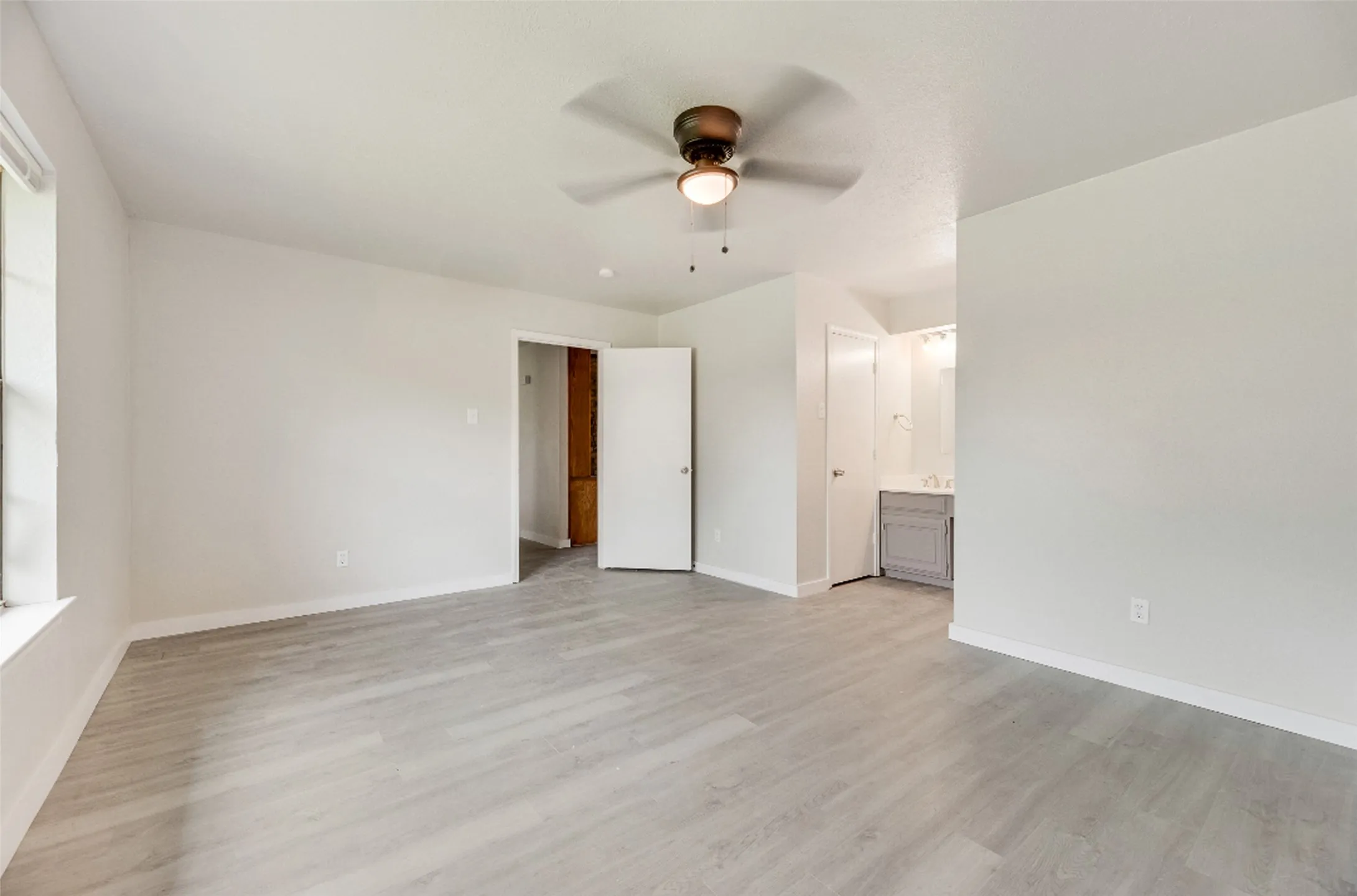 Single Family Residence For Rent in Dallas County , 3705 Osage Drive, Rowlett, Texas 75088, 3 Bedrooms, 2 Bathrooms, 2 Garage spaces, 1,651 Sqft, built in 1977, Price $2,100, mls#21178699, Real Estate Agent in Rowlett, Homes For Rent in Dallas county, Homes For Rent in Rowlett, Realtor in Rowlett Texas, Real Estate Brokerage Independent Realty Texas, Luminita Cordes Realtor