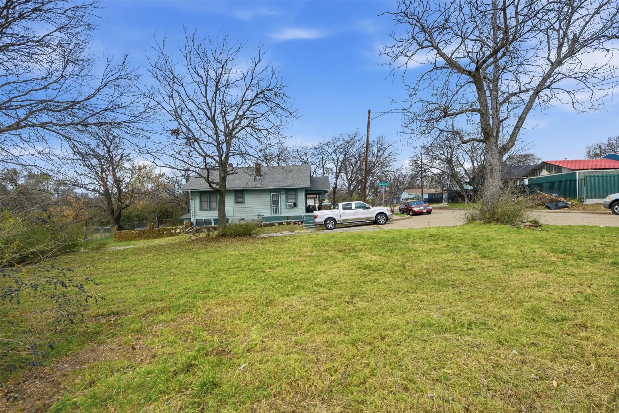 Retail For Sale in Tarrant County , 1060 E Oleander Street, Fort Worth, Texas 76104, 0, 0, Garage spaces, 0 Sqft, built in 0, mls#21200002, Real Estate Agent in Fort Worth, Homes For Sale in Tarrant county, Homes For Sale in Fort Worth, Realtor in Fort Worth Texas, Real Estate Brokerage Independent Realty Texas, Luminita Cordes Realtor