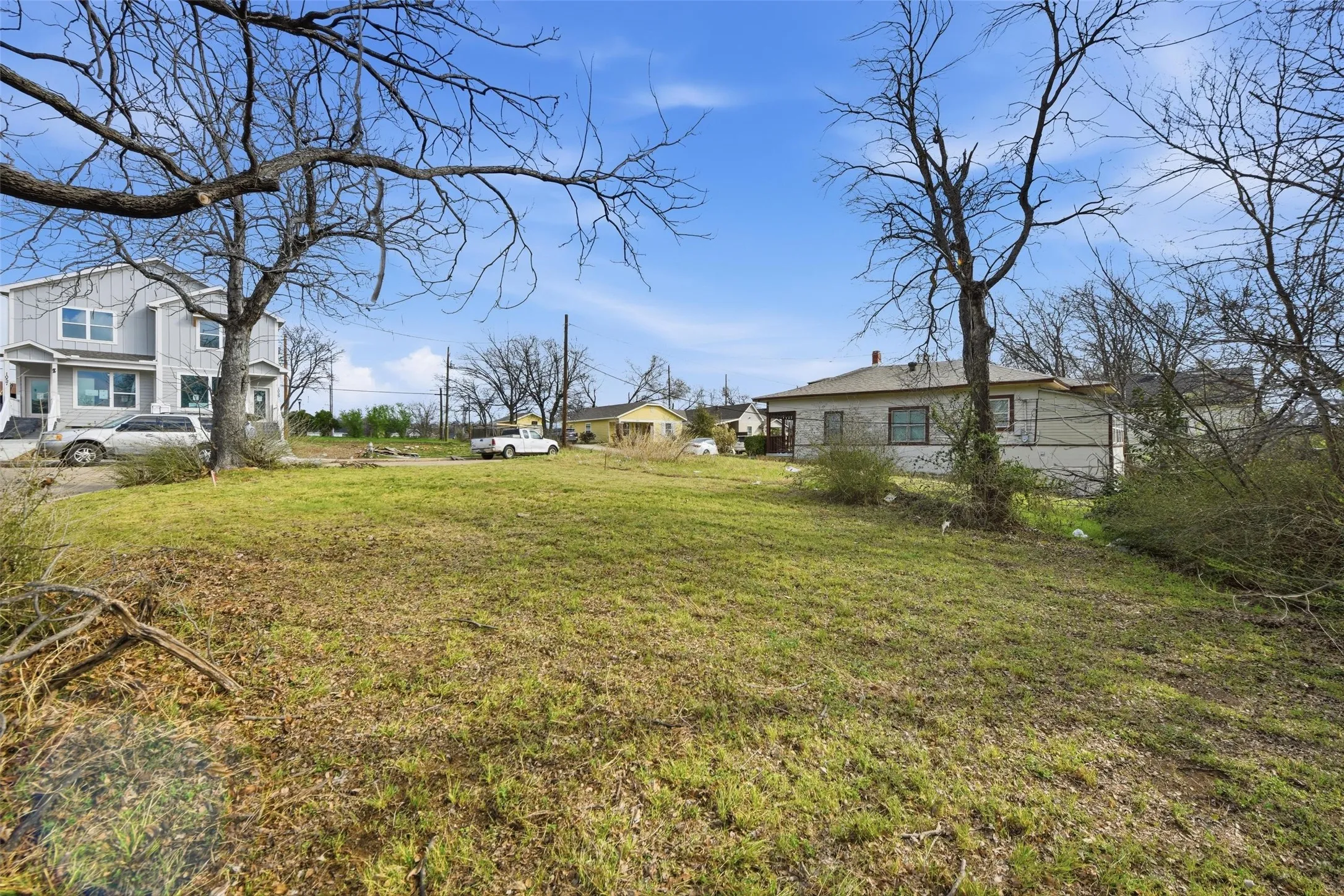 Retail For Sale in Tarrant County , 1060 E Oleander Street, Fort Worth, Texas 76104, 0, 0, Garage spaces, 0 Sqft, built in 0, mls#21200002, Real Estate Agent in Fort Worth, Homes For Sale in Tarrant county, Homes For Sale in Fort Worth, Realtor in Fort Worth Texas, Real Estate Brokerage Independent Realty Texas, Luminita Cordes Realtor