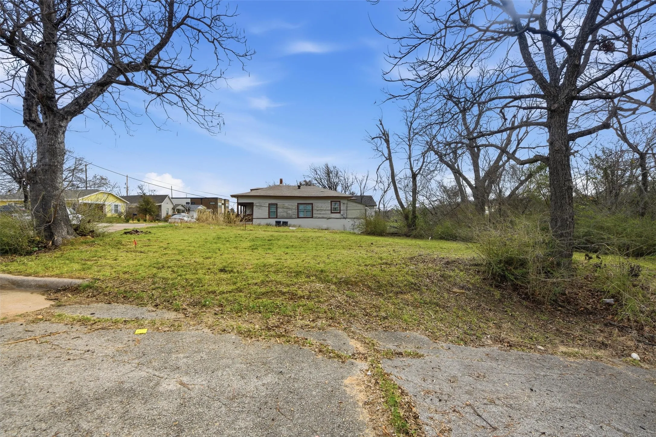 Retail For Sale in Tarrant County , 1060 E Oleander Street, Fort Worth, Texas 76104, 0, 0, Garage spaces, 0 Sqft, built in 0, mls#21200002, Real Estate Agent in Fort Worth, Homes For Sale in Tarrant county, Homes For Sale in Fort Worth, Realtor in Fort Worth Texas, Real Estate Brokerage Independent Realty Texas, Luminita Cordes Realtor