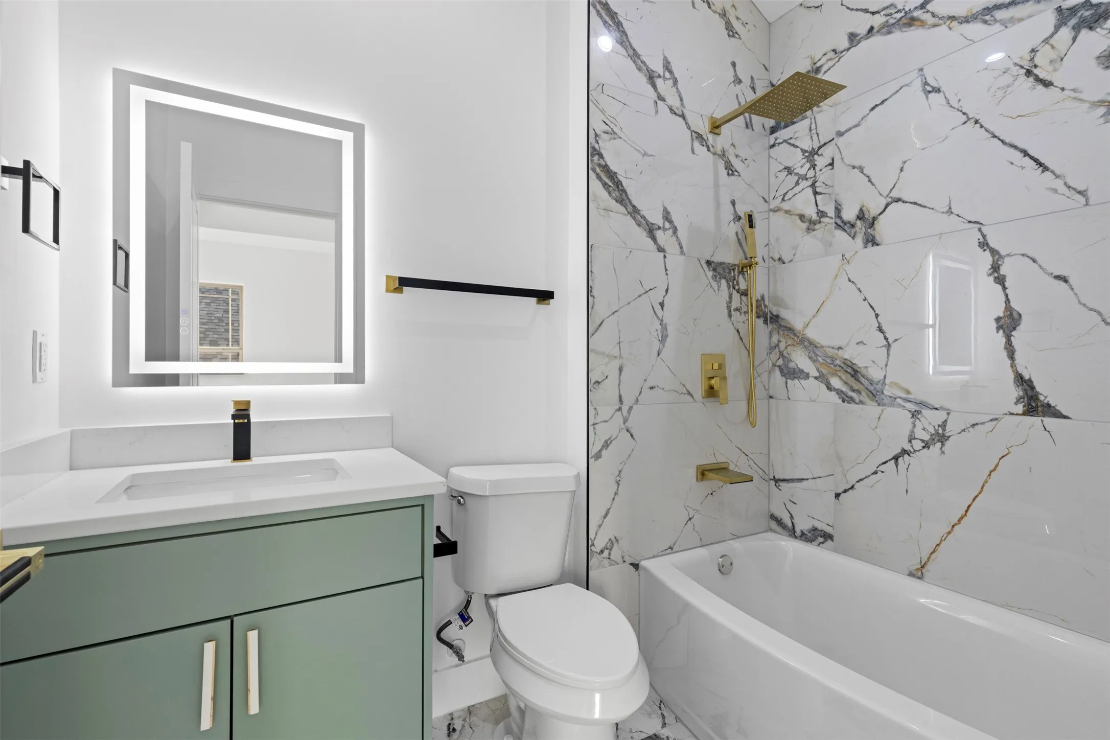 Ensuite Bathroom for Bedroom #3