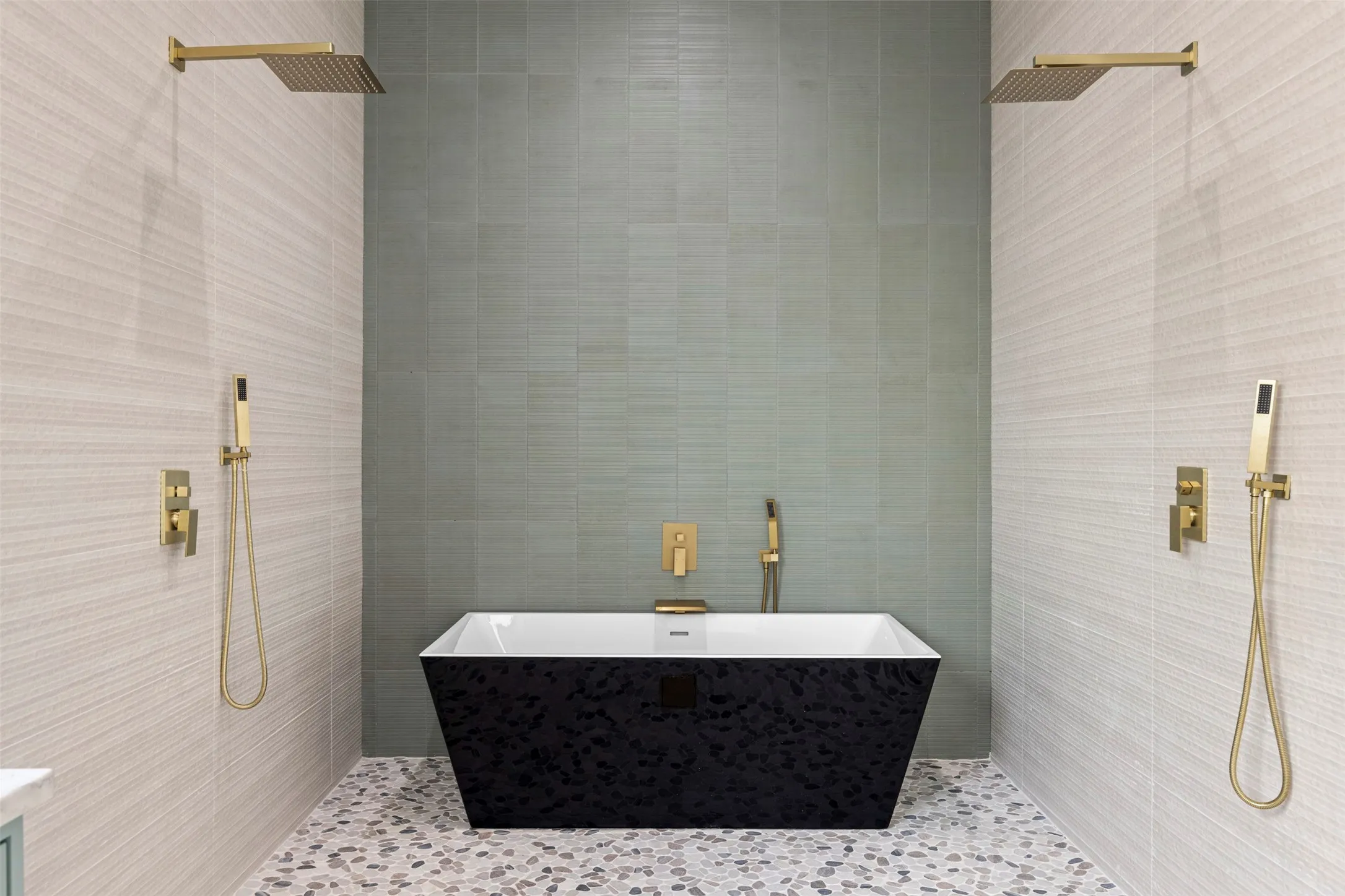 Dual shower faucets