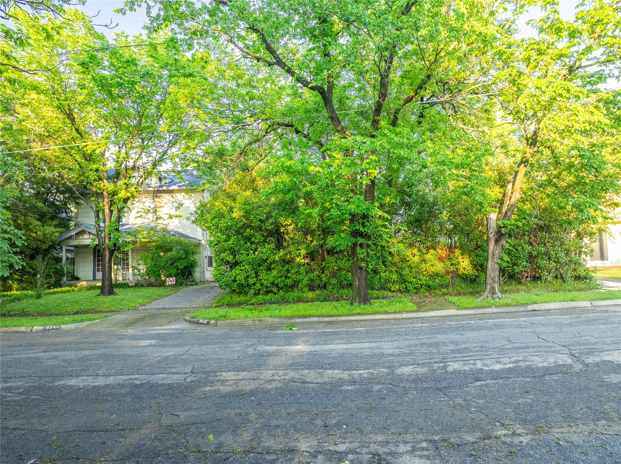 Unimproved Land For Sale in Dallas County , 820 Elsbeth Street, Dallas, Texas 75208, 0, 0, Garage spaces, 0 Sqft, built in 0, Price $325,000, mls#21198618, Real Estate Agent in Dallas, Homes For Sale in Dallas county, Homes For Sale in Dallas, Realtor in Dallas Texas, Real Estate Brokerage Independent Realty Texas, Luminita Cordes Realtor