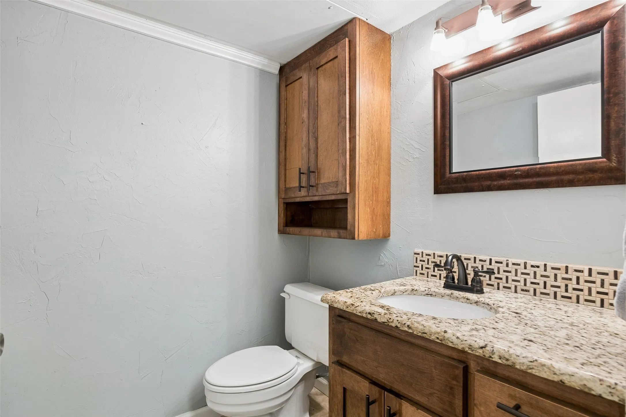 Condominium For Sale in Collin County , 18240 Midway Road 202, Dallas, Texas 75287, 1 Bedroom, 2 Bathroom, 1 Garage spaces, 866 Sqft, built in 1982, Preowned, mls#21200078, Real Estate Agent in Dallas, Homes For Sale in Collin county, Homes For Sale in Dallas, Realtor in Dallas Texas, Real Estate Brokerage Independent Realty Texas, Luminita Cordes Realtor