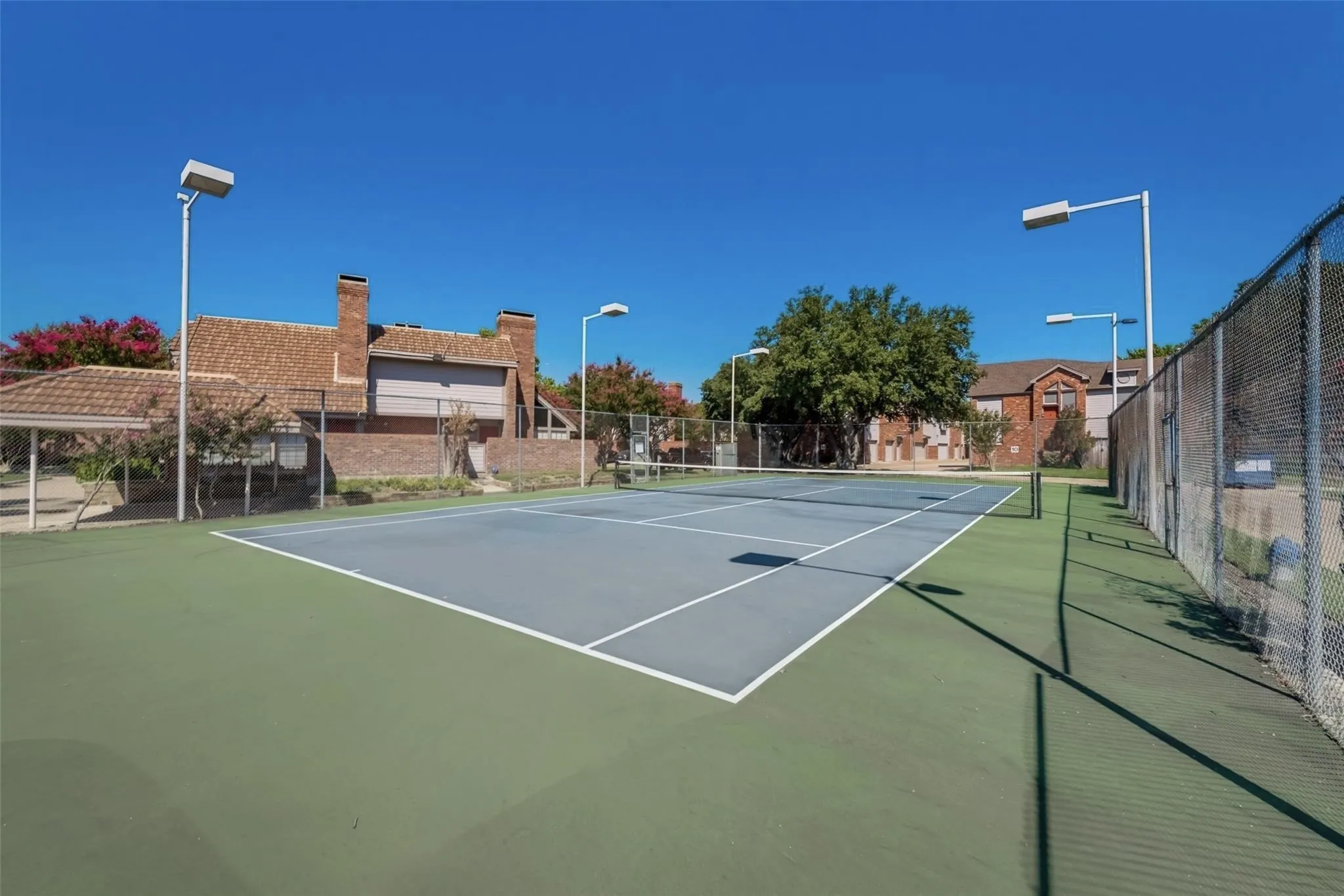 Condominium For Sale in Collin County , 18240 Midway Road 202, Dallas, Texas 75287, 1 Bedroom, 2 Bathroom, 1 Garage spaces, 866 Sqft, built in 1982, Preowned, mls#21200078, Real Estate Agent in Dallas, Homes For Sale in Collin county, Homes For Sale in Dallas, Realtor in Dallas Texas, Real Estate Brokerage Independent Realty Texas, Luminita Cordes Realtor