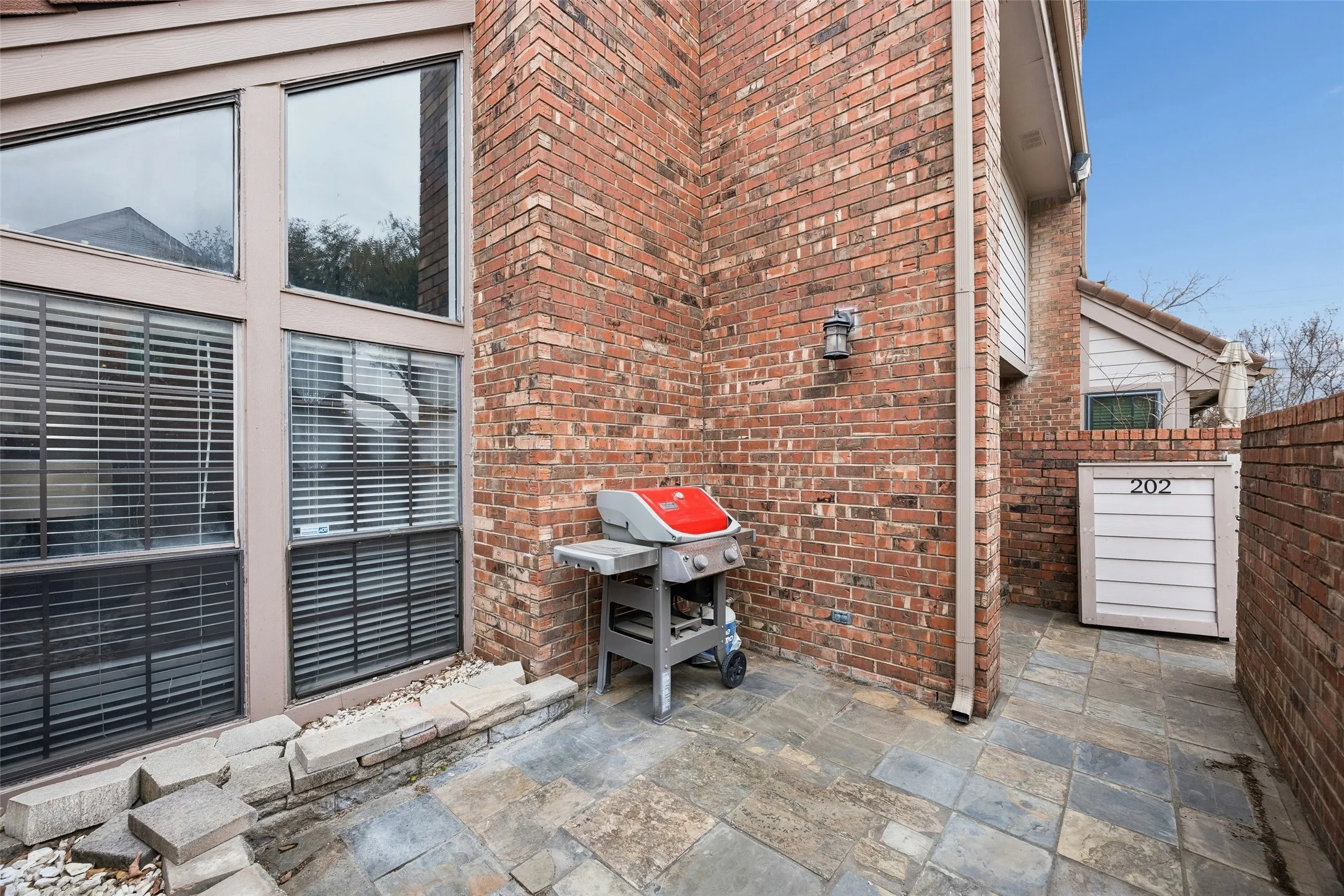 Condominium For Sale in Collin County , 18240 Midway Road 202, Dallas, Texas 75287, 1 Bedroom, 2 Bathroom, 1 Garage spaces, 866 Sqft, built in 1982, Preowned, mls#21200078, Real Estate Agent in Dallas, Homes For Sale in Collin county, Homes For Sale in Dallas, Realtor in Dallas Texas, Real Estate Brokerage Independent Realty Texas, Luminita Cordes Realtor