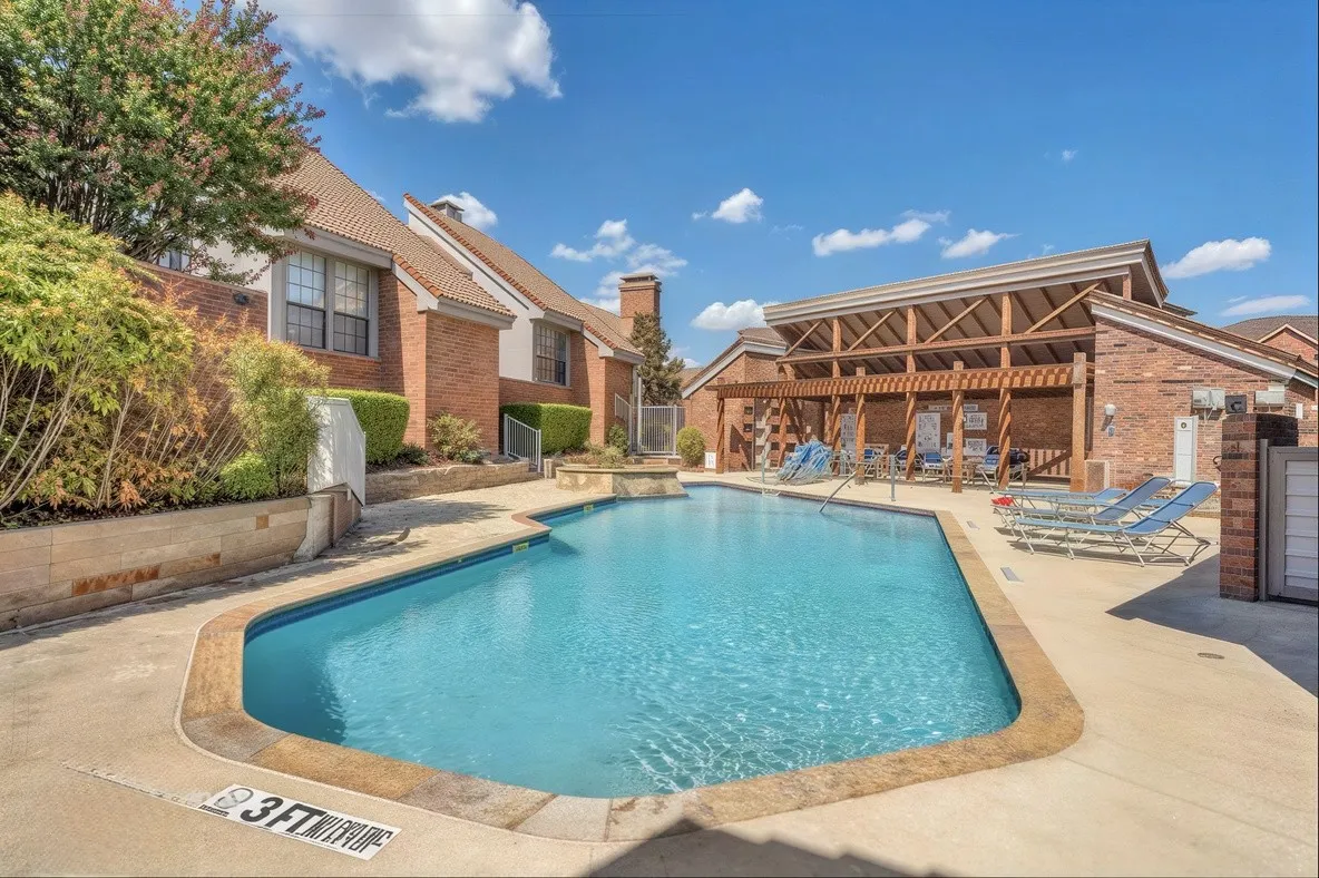 Condominium For Sale in Collin County , 18240 Midway Road 202, Dallas, Texas 75287, 1 Bedroom, 2 Bathroom, 1 Garage spaces, 866 Sqft, built in 1982, Preowned, mls#21200078, Real Estate Agent in Dallas, Homes For Sale in Collin county, Homes For Sale in Dallas, Realtor in Dallas Texas, Real Estate Brokerage Independent Realty Texas, Luminita Cordes Realtor
