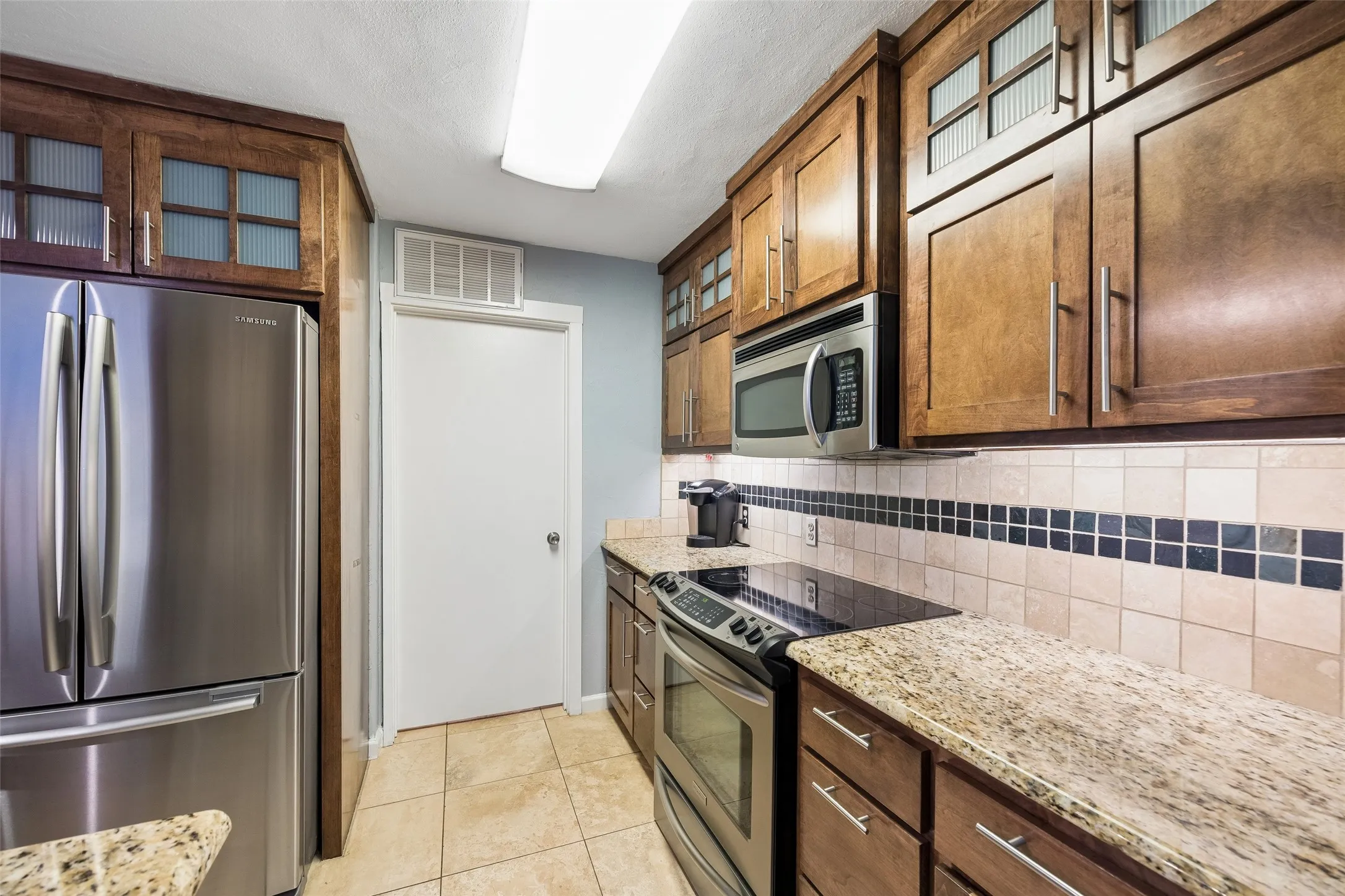 Condominium For Sale in Collin County , 18240 Midway Road 202, Dallas, Texas 75287, 1 Bedroom, 2 Bathroom, 1 Garage spaces, 866 Sqft, built in 1982, Preowned, mls#21200078, Real Estate Agent in Dallas, Homes For Sale in Collin county, Homes For Sale in Dallas, Realtor in Dallas Texas, Real Estate Brokerage Independent Realty Texas, Luminita Cordes Realtor