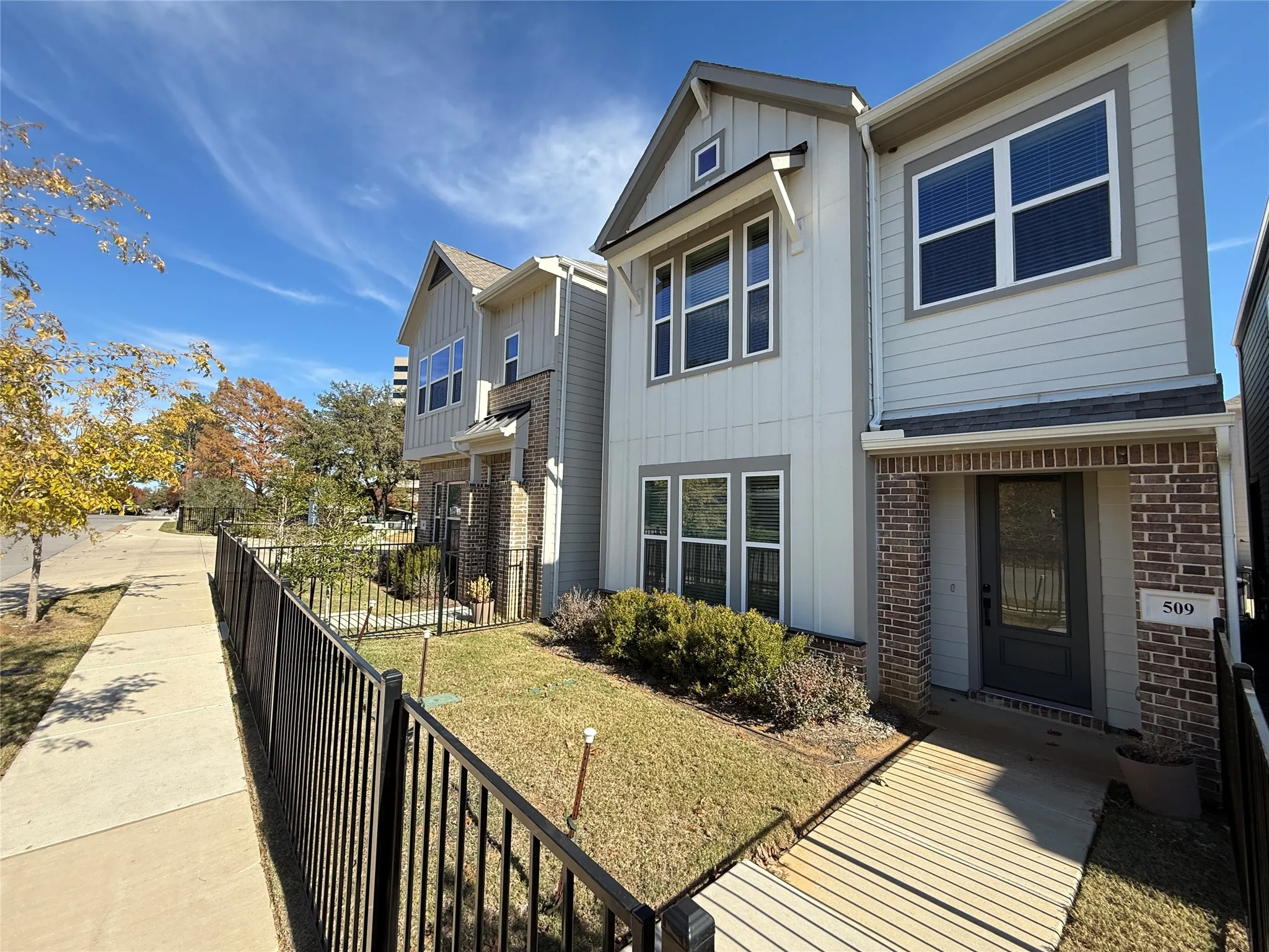 Single Family Residence For Rent in Tarrant County , 509 S Mary Street 509A, Arlington, Texas 76010, 2 Bedroom, 3 Bathroom, 2 Garage spaces, 1,711 Sqft, built in 2025, New Construction - Complete, mls#21200092, Real Estate Agent in Arlington, Homes For Rent in Tarrant county, Homes For Rent in Arlington, Realtor in Arlington Texas, Real Estate Brokerage Independent Realty Texas, Luminita Cordes Realtor