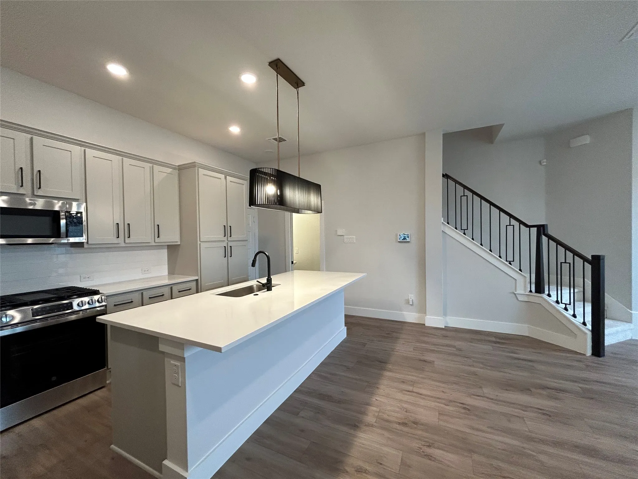 Single Family Residence For Rent in Tarrant County , 507 Mission Trail B3A, Arlington, Texas 76010, 3 Bedroom, 3 Bathroom, 2 Garage spaces, 1,711 Sqft, built in 2025, New Construction - Complete, mls#21200098, Real Estate Agent in Arlington, Homes For Rent in Tarrant county, Homes For Rent in Arlington, Realtor in Arlington Texas, Real Estate Brokerage Independent Realty Texas, Luminita Cordes Realtor