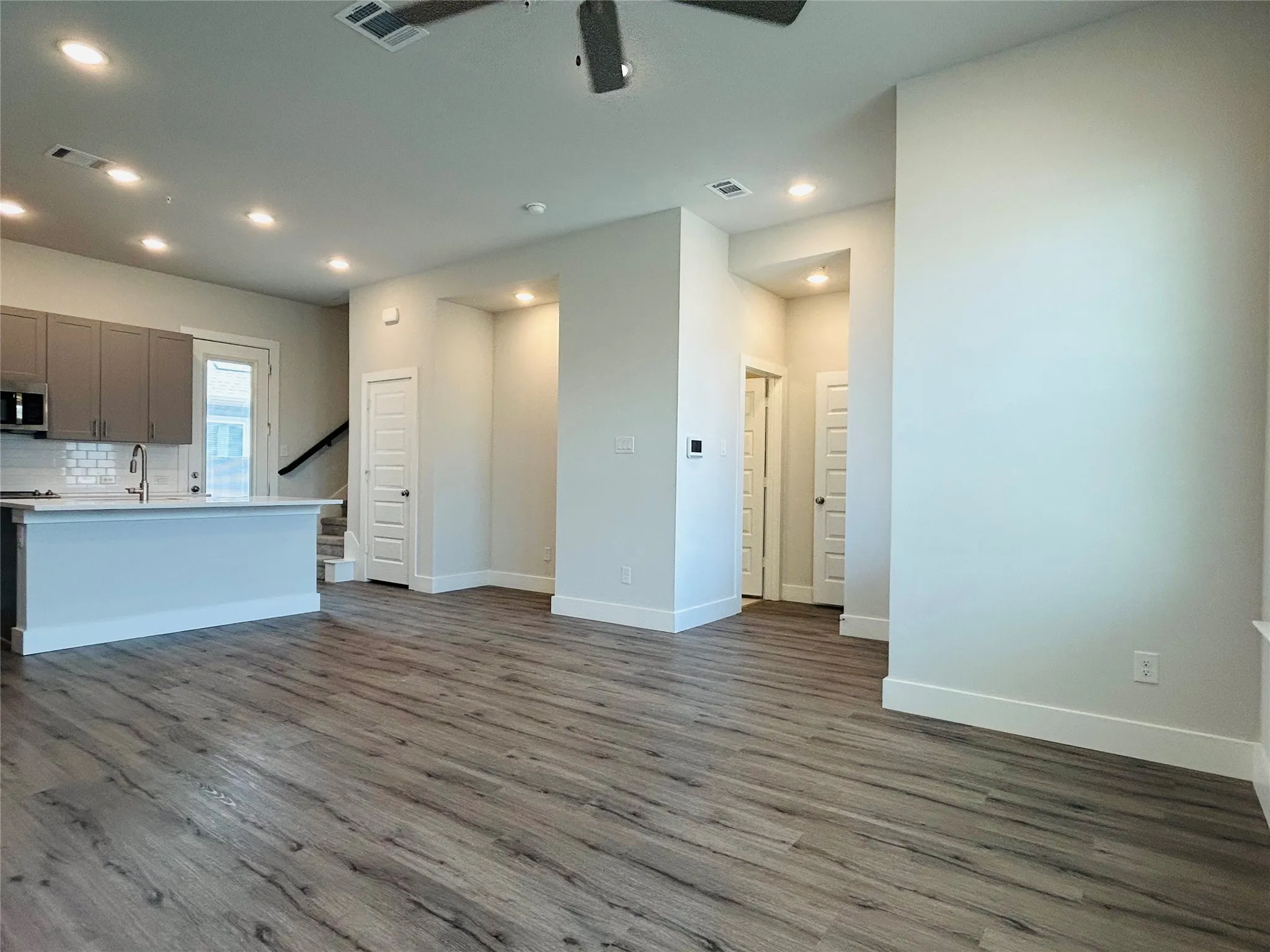 Single Family Residence For Rent in Tarrant County , 760 W Bedford Euless Road 218, Hurst, Texas 76053, 2 Bedroom, 3 Bathroom, Garage spaces, 1,113 Sqft, built in 2023, New Construction - Complete, mls#21200101, Real Estate Agent in Hurst, Homes For Rent in Tarrant county, Homes For Rent in Hurst, Realtor in Hurst Texas, Real Estate Brokerage Independent Realty Texas, Luminita Cordes Realtor