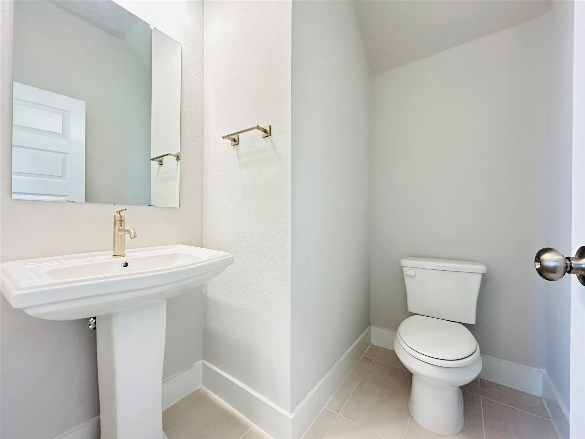 Single Family Residence For Rent in Tarrant County , 760 W Bedford Euless Road 218, Hurst, Texas 76053, 2 Bedroom, 3 Bathroom, Garage spaces, 1,113 Sqft, built in 2023, New Construction - Complete, mls#21200101, Real Estate Agent in Hurst, Homes For Rent in Tarrant county, Homes For Rent in Hurst, Realtor in Hurst Texas, Real Estate Brokerage Independent Realty Texas, Luminita Cordes Realtor