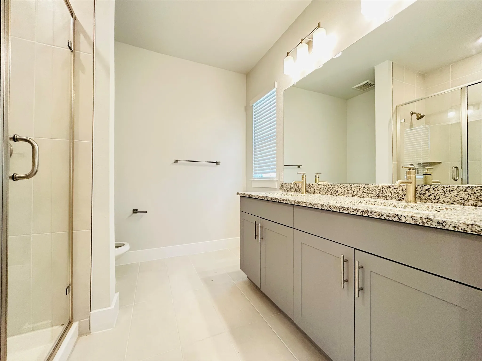 Single Family Residence For Rent in Tarrant County , 760 W Bedford Euless Road 218, Hurst, Texas 76053, 2 Bedroom, 3 Bathroom, Garage spaces, 1,113 Sqft, built in 2023, New Construction - Complete, mls#21200101, Real Estate Agent in Hurst, Homes For Rent in Tarrant county, Homes For Rent in Hurst, Realtor in Hurst Texas, Real Estate Brokerage Independent Realty Texas, Luminita Cordes Realtor