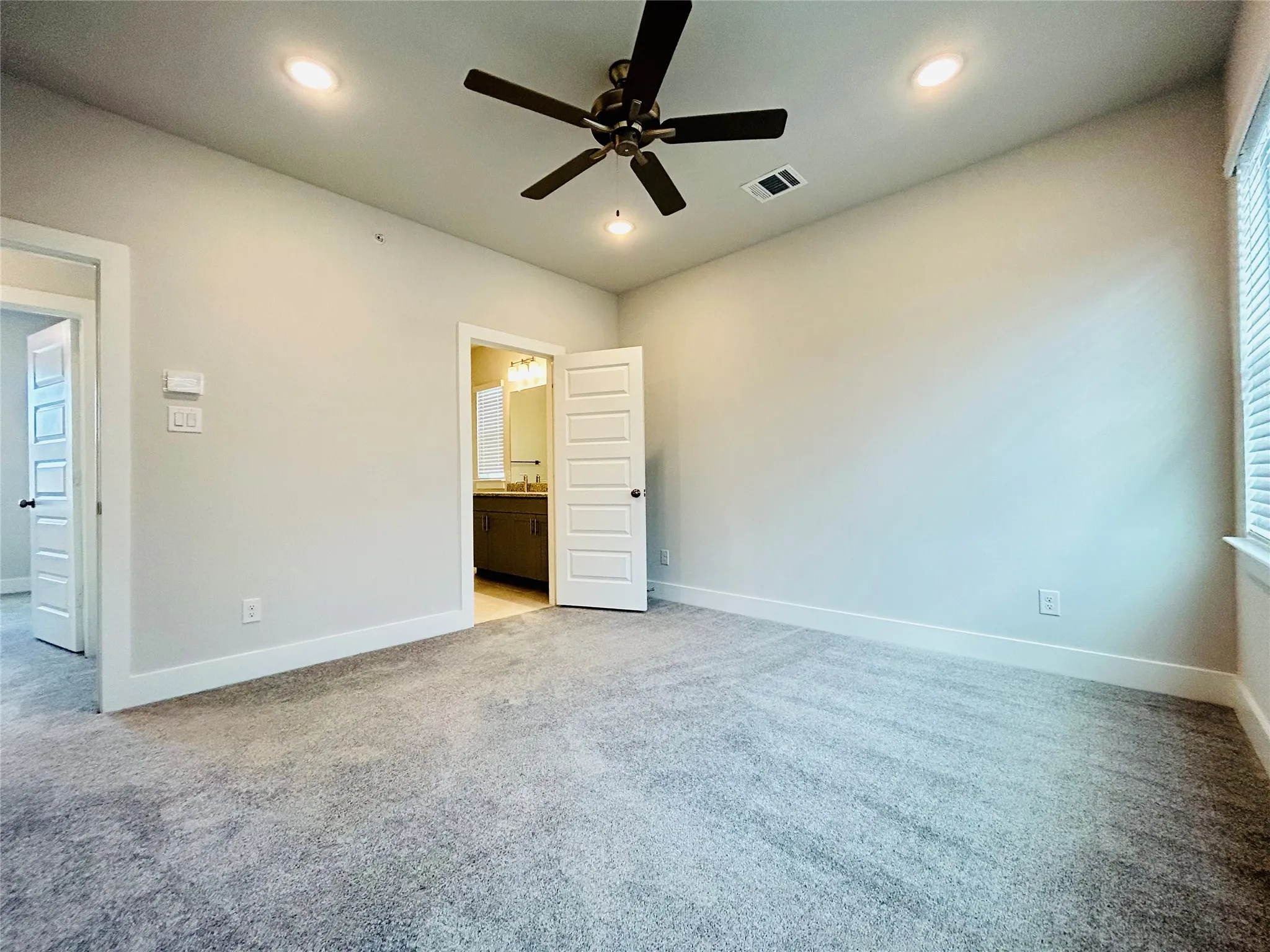 Single Family Residence For Rent in Tarrant County , 760 W Bedford Euless Road 218, Hurst, Texas 76053, 2 Bedroom, 3 Bathroom, Garage spaces, 1,113 Sqft, built in 2023, New Construction - Complete, mls#21200101, Real Estate Agent in Hurst, Homes For Rent in Tarrant county, Homes For Rent in Hurst, Realtor in Hurst Texas, Real Estate Brokerage Independent Realty Texas, Luminita Cordes Realtor
