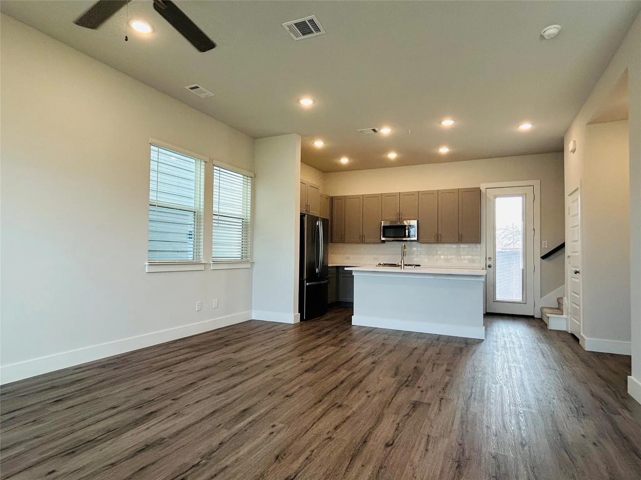 Single Family Residence For Rent in Tarrant County , 760 W Bedford Euless Road 218, Hurst, Texas 76053, 2 Bedroom, 3 Bathroom, Garage spaces, 1,113 Sqft, built in 2023, New Construction - Complete, mls#21200101, Real Estate Agent in Hurst, Homes For Rent in Tarrant county, Homes For Rent in Hurst, Realtor in Hurst Texas, Real Estate Brokerage Independent Realty Texas, Luminita Cordes Realtor