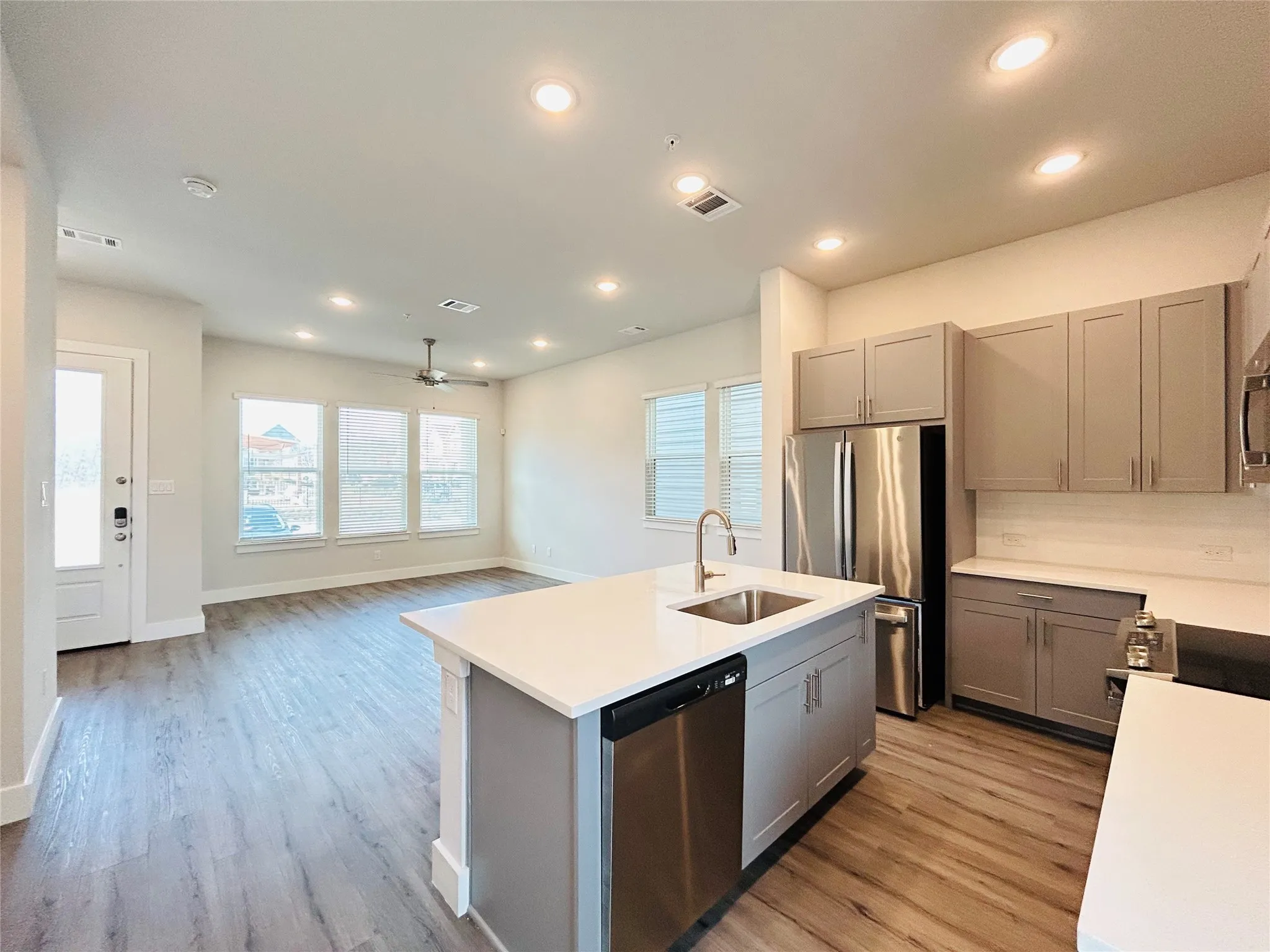Single Family Residence For Rent in Tarrant County , 760 W Bedford Euless Road 218, Hurst, Texas 76053, 2 Bedroom, 3 Bathroom, Garage spaces, 1,113 Sqft, built in 2023, New Construction - Complete, mls#21200101, Real Estate Agent in Hurst, Homes For Rent in Tarrant county, Homes For Rent in Hurst, Realtor in Hurst Texas, Real Estate Brokerage Independent Realty Texas, Luminita Cordes Realtor