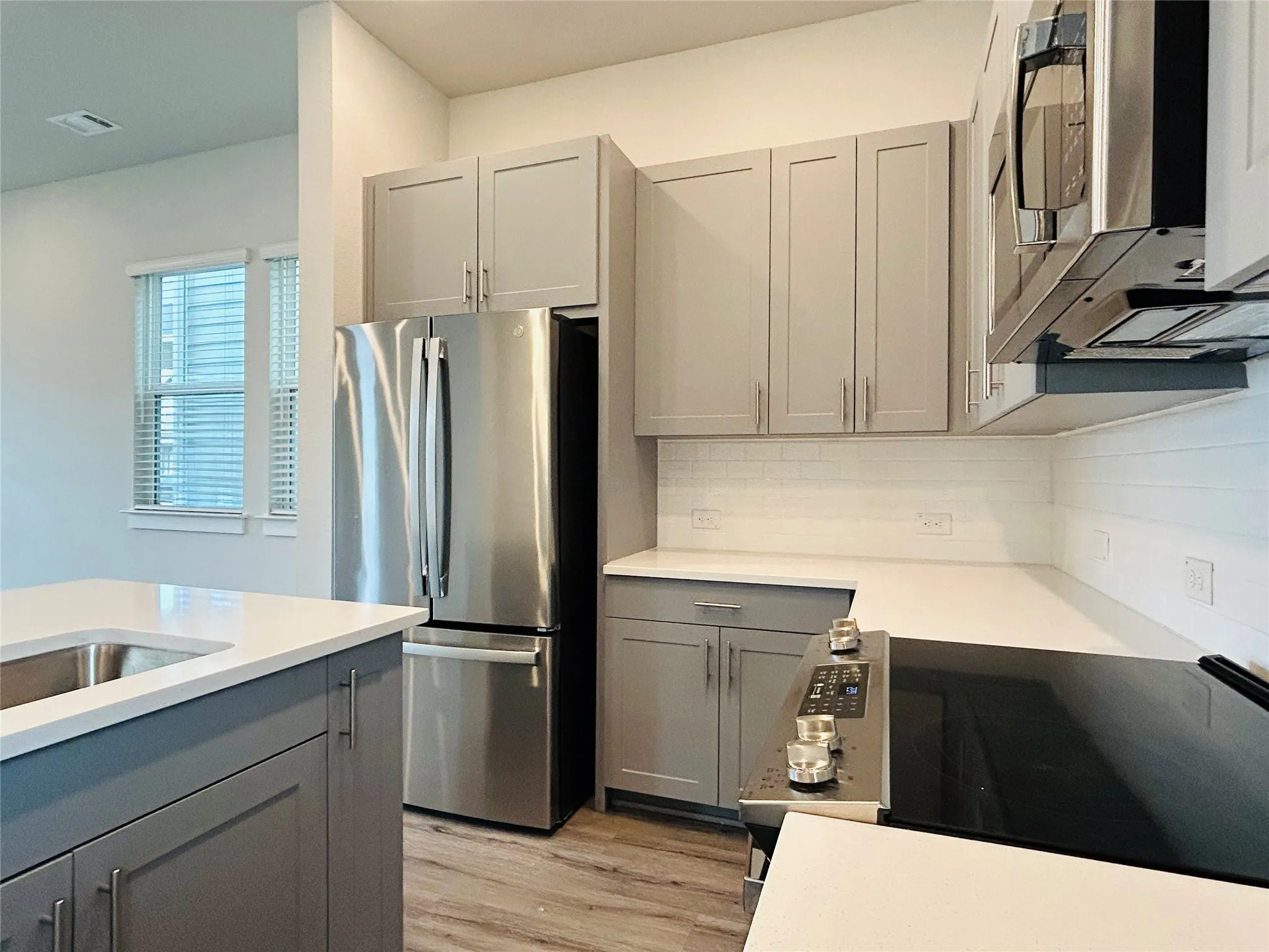 Single Family Residence For Rent in Tarrant County , 760 W Bedford Euless Road 218, Hurst, Texas 76053, 2 Bedroom, 3 Bathroom, Garage spaces, 1,113 Sqft, built in 2023, New Construction - Complete, mls#21200101, Real Estate Agent in Hurst, Homes For Rent in Tarrant county, Homes For Rent in Hurst, Realtor in Hurst Texas, Real Estate Brokerage Independent Realty Texas, Luminita Cordes Realtor