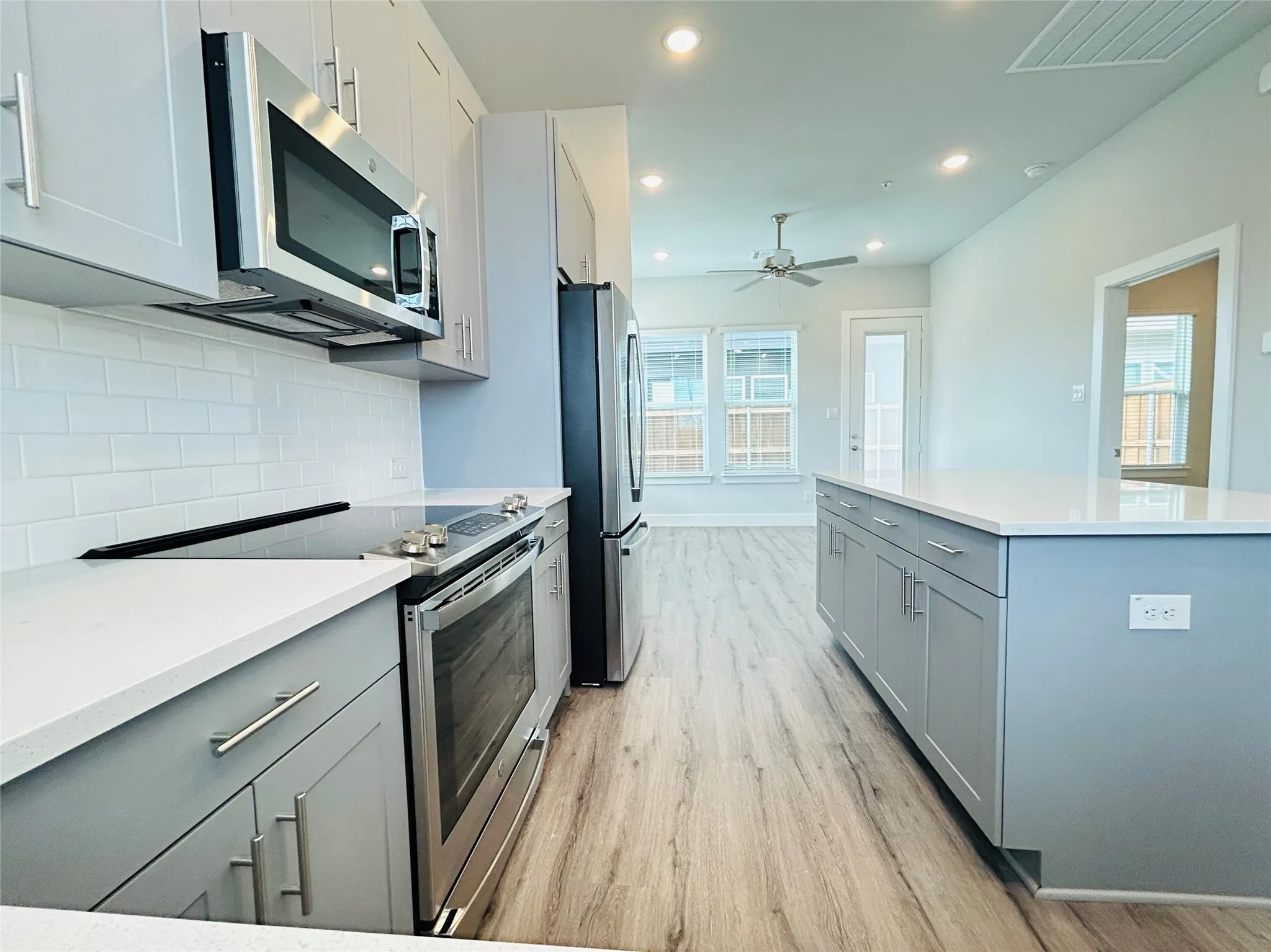 Single Family Residence For Rent in Tarrant County , 760 W Bedford Euless Road 200, Hurst, Texas 76053, 1 Bedroom, 1 Bathroom, Garage spaces, 645 Sqft, built in 2023, New Construction - Complete, mls#21200104, Real Estate Agent in Hurst, Homes For Rent in Tarrant county, Homes For Rent in Hurst, Realtor in Hurst Texas, Real Estate Brokerage Independent Realty Texas, Luminita Cordes Realtor