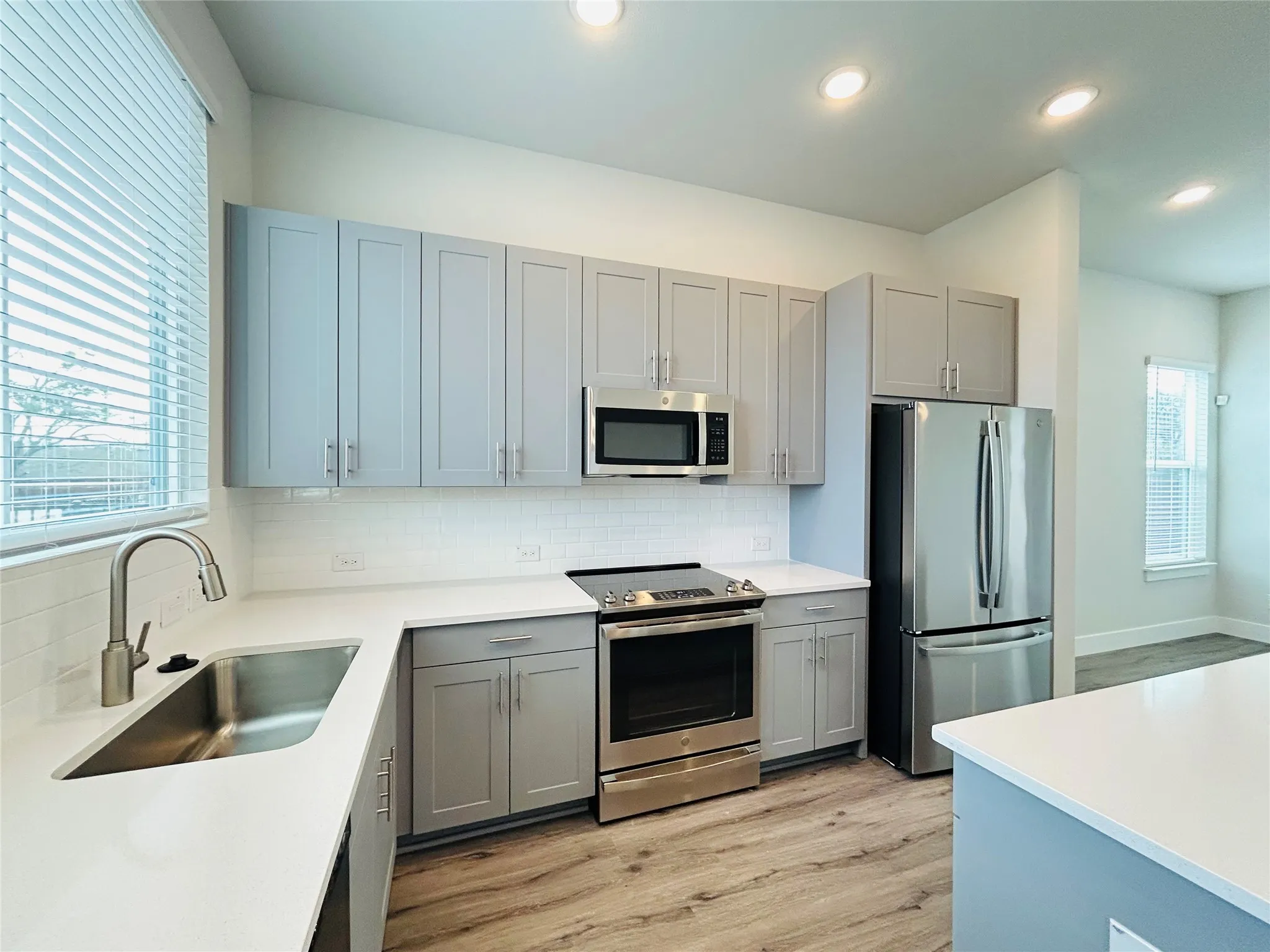 Single Family Residence For Rent in Tarrant County , 760 W Bedford Euless Road 200, Hurst, Texas 76053, 1 Bedroom, 1 Bathroom, Garage spaces, 645 Sqft, built in 2023, New Construction - Complete, mls#21200104, Real Estate Agent in Hurst, Homes For Rent in Tarrant county, Homes For Rent in Hurst, Realtor in Hurst Texas, Real Estate Brokerage Independent Realty Texas, Luminita Cordes Realtor