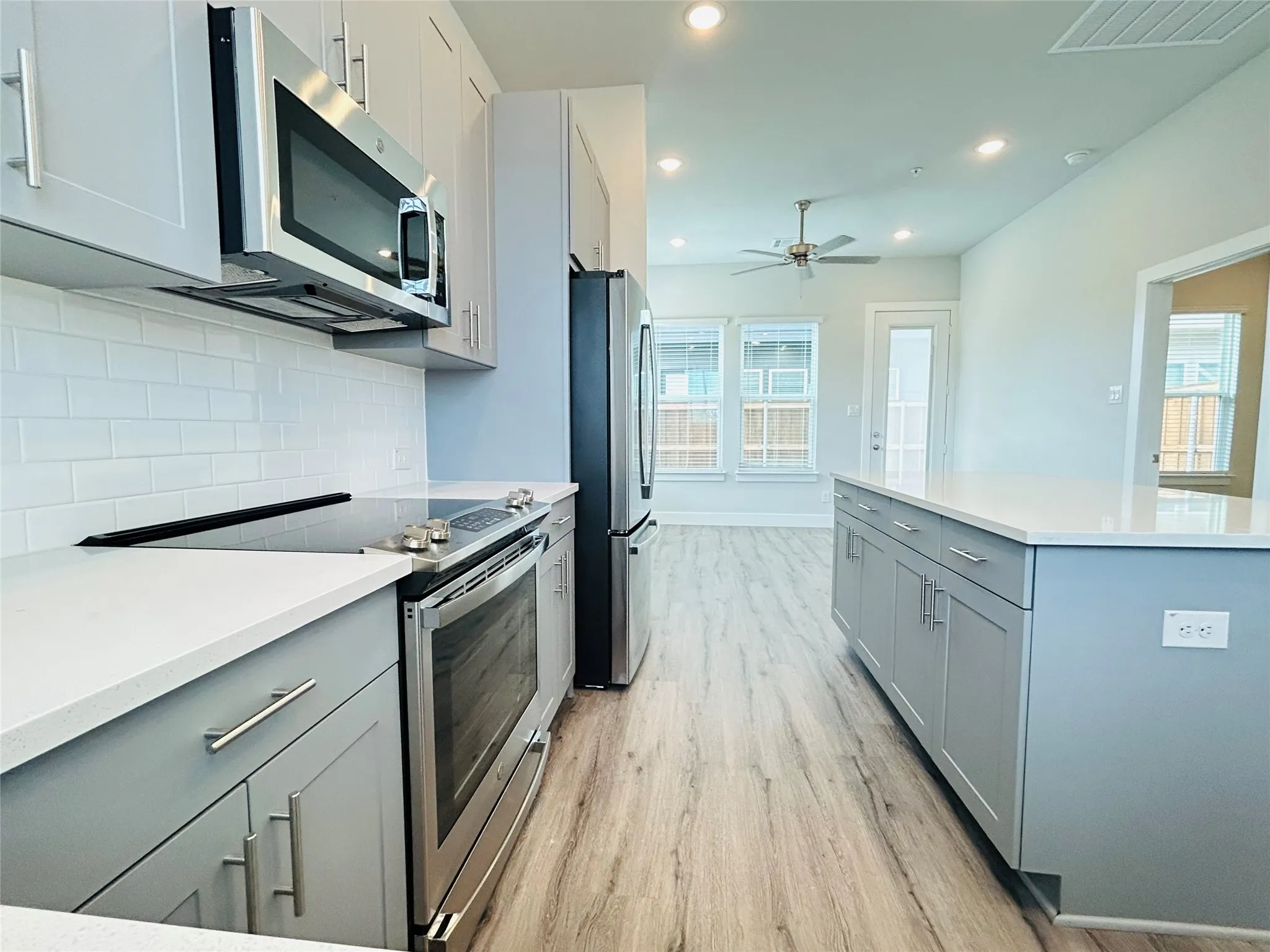 Single Family Residence For Rent in Tarrant County , 760 W Bedford Euless Road 200, Hurst, Texas 76053, 1 Bedroom, 1 Bathroom, Garage spaces, 645 Sqft, built in 2023, New Construction - Complete, mls#21200104, Real Estate Agent in Hurst, Homes For Rent in Tarrant county, Homes For Rent in Hurst, Realtor in Hurst Texas, Real Estate Brokerage Independent Realty Texas, Luminita Cordes Realtor